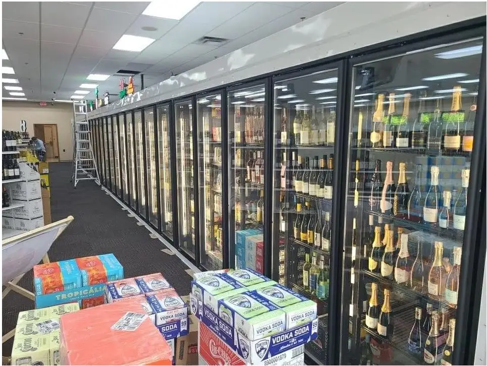 Walk-in Cooler Glass Door 4-Door model with LED and Shelf