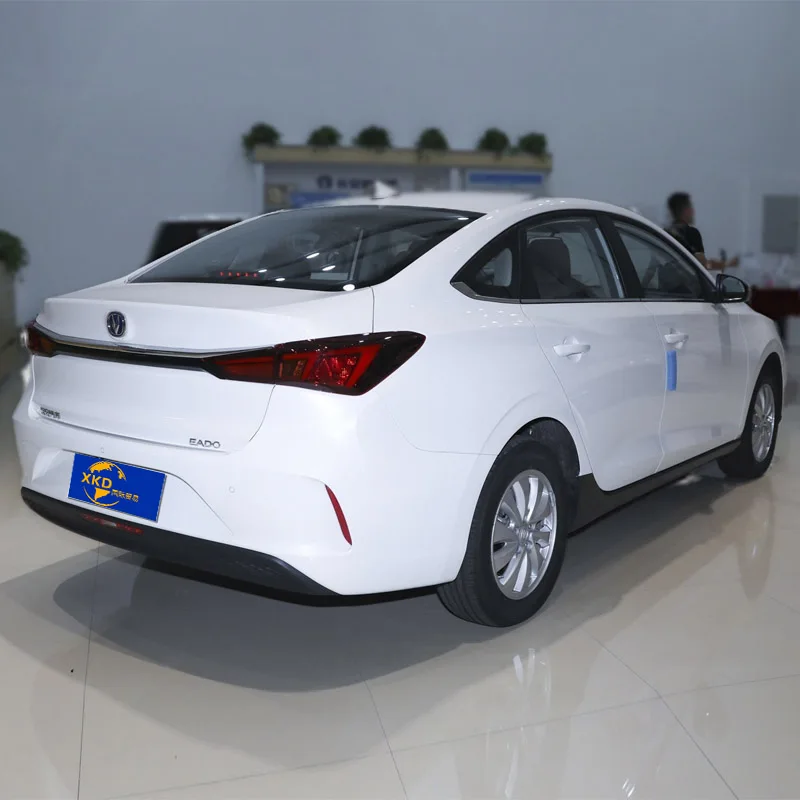 Made In China New Energy Electric Car Changan EADO EV460 Cheap Electric Cars For Sale Range 401KM EV Car