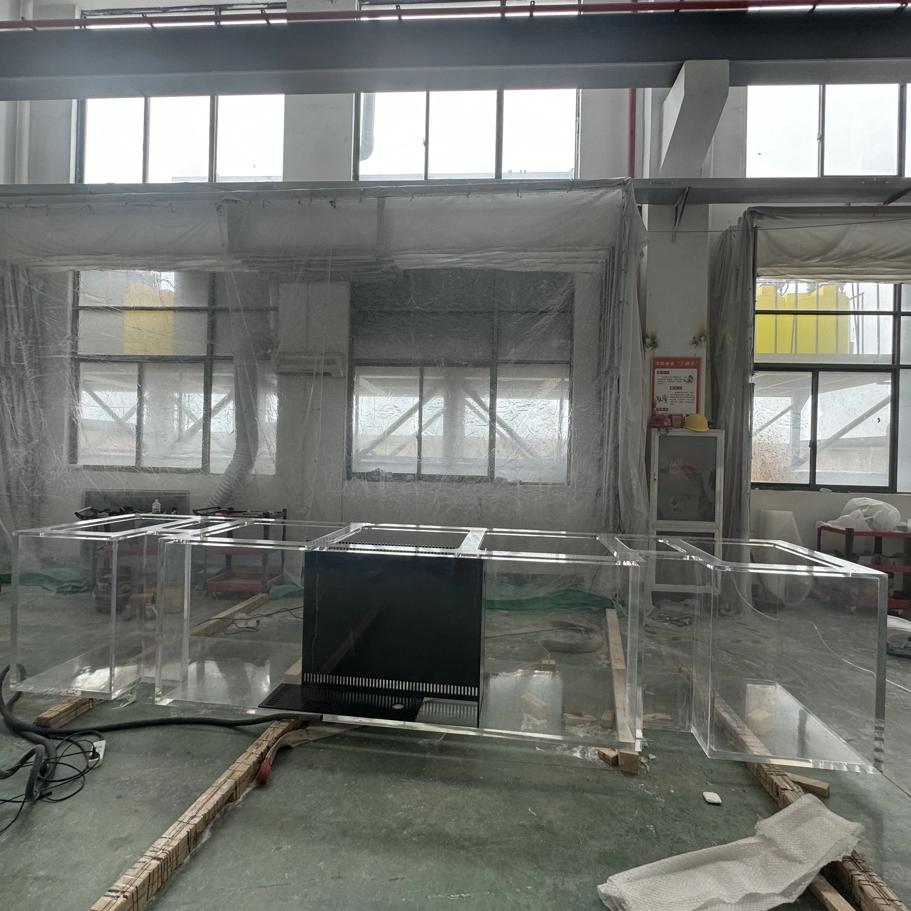 Good price custom size factory manufacture vertical fish tank acrylic aquarium for sale