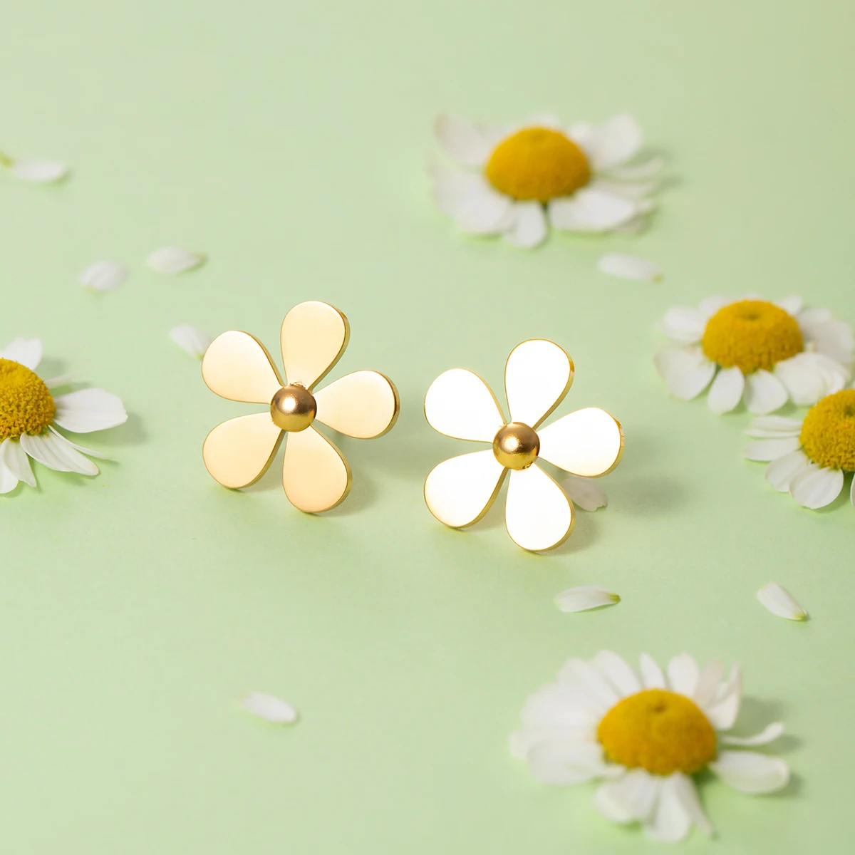 J&D Fashion Minimalist 18K PVD Gold Stainless Steel Stud Jewelry 5 Petals Daisy Flower Earring Girl Summer
