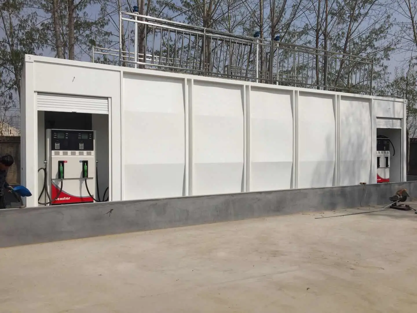 Factory customized 20ft 40ft container mobile fuel station