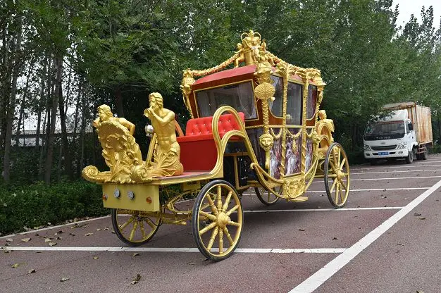 Royal parade stage coach horse carriages for wedding