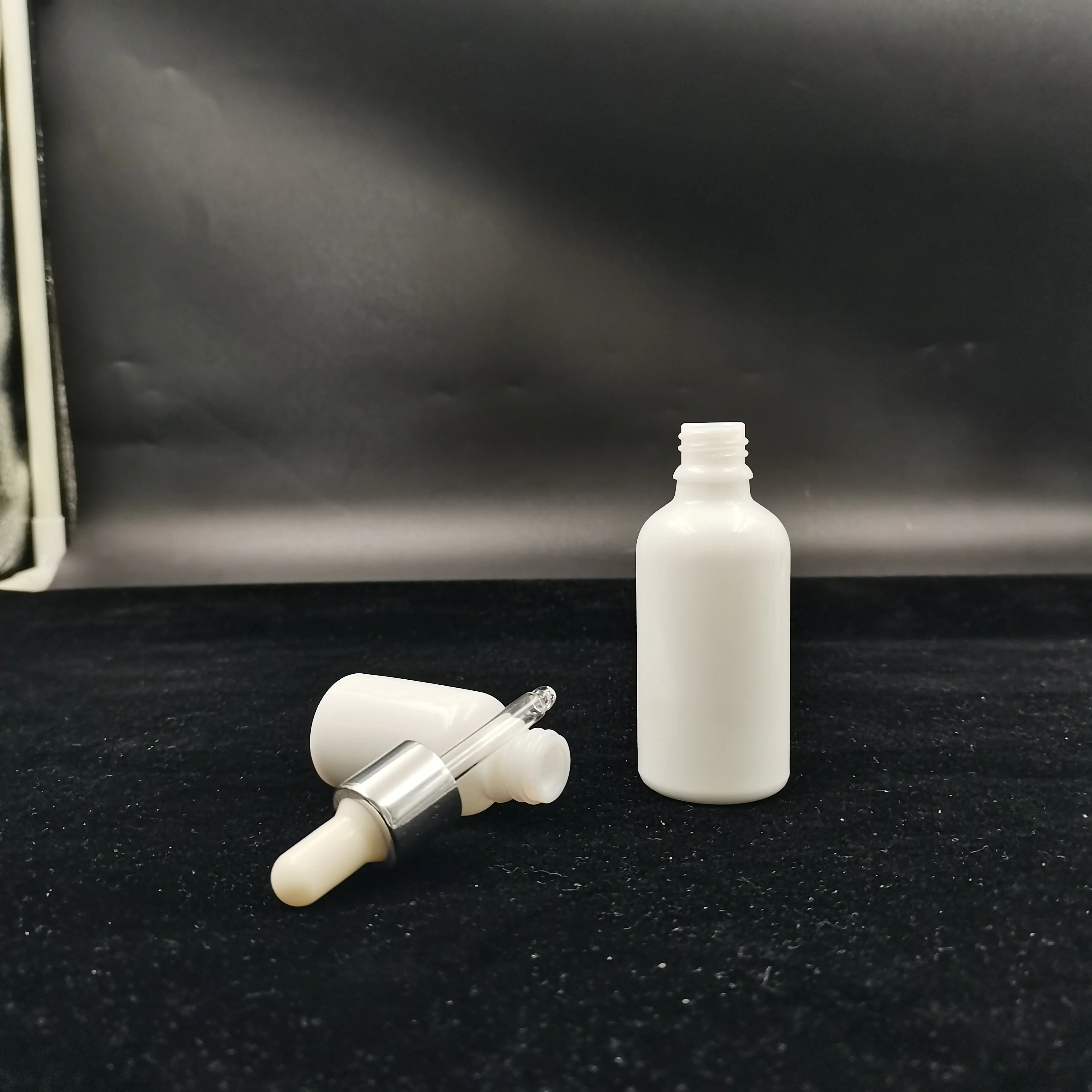 Hot Sale Quality Custom white porcelain essential oil bottle For Skincare Packaging