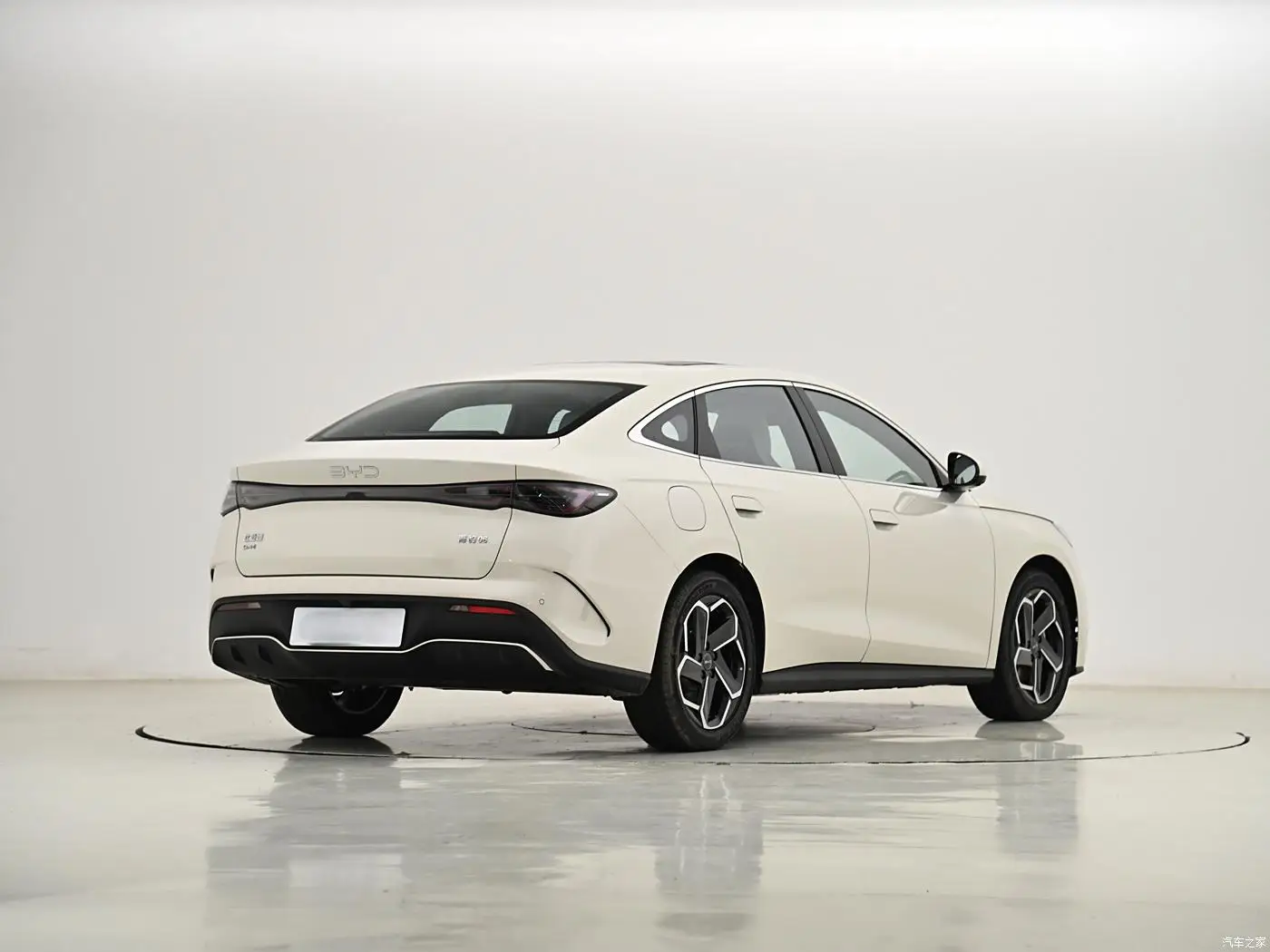 2024 BYD SEAT 06 DMI Hybrid Electric Vehicle