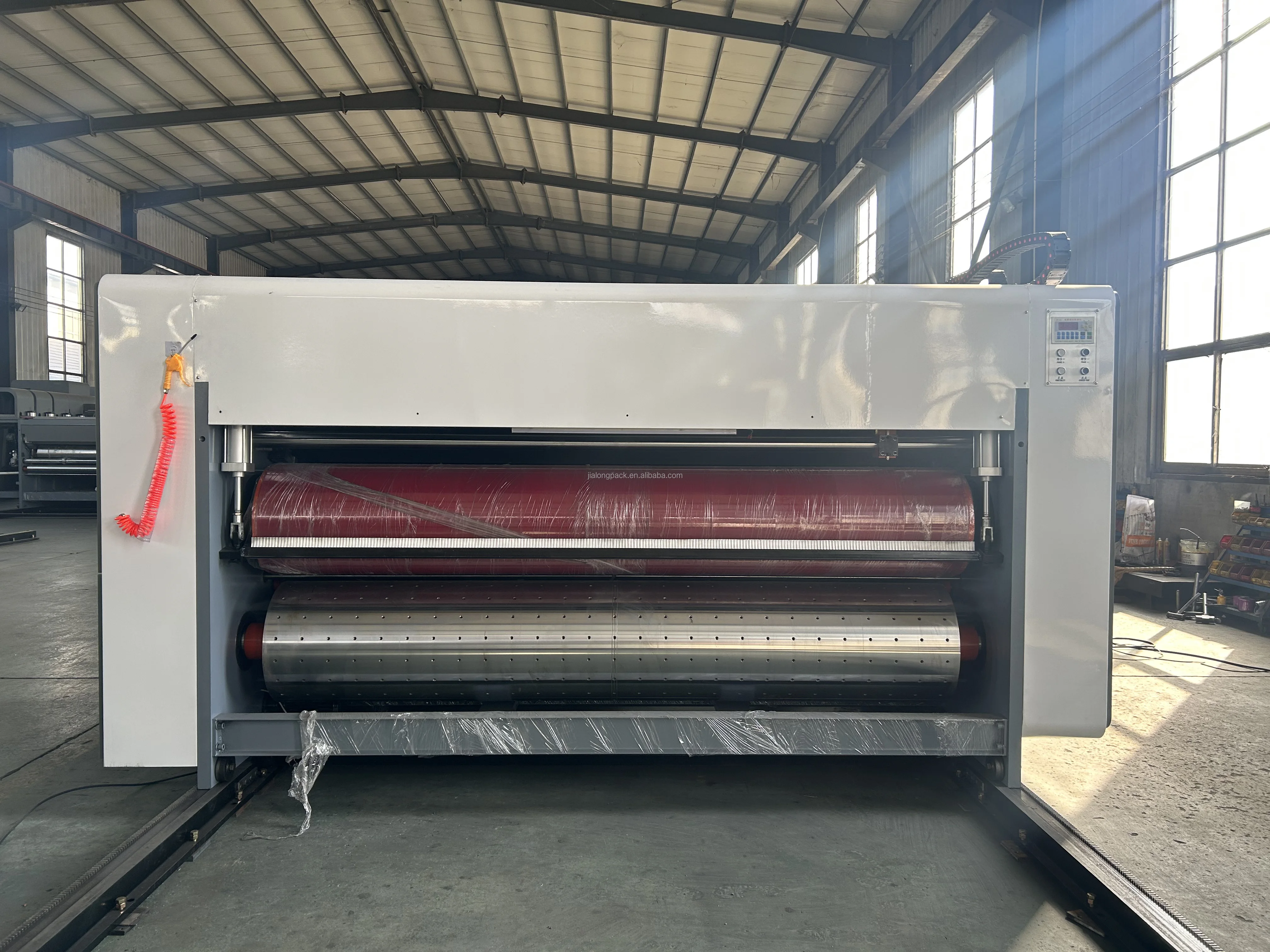 Low Investment High Return Manual Feeder Semi Automatic Die Cutting Machine For Colorful Carton Box