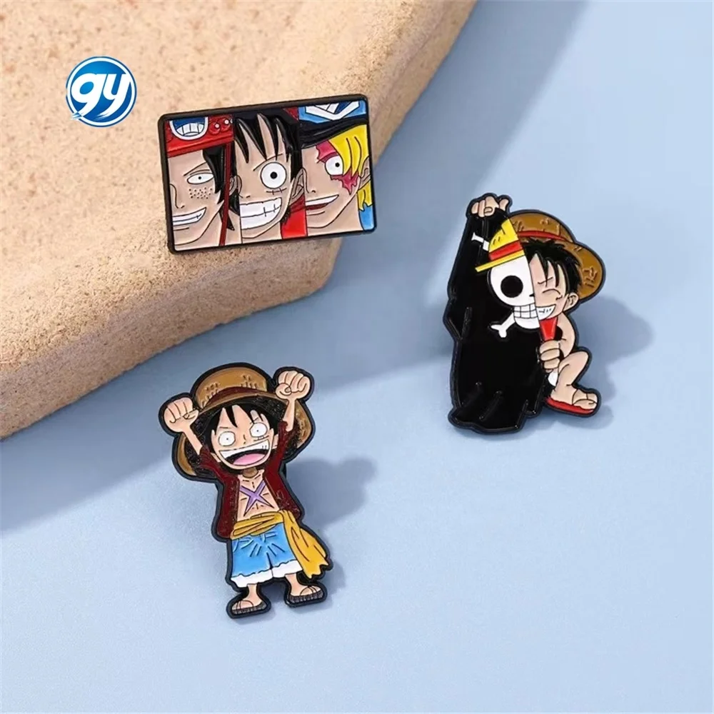 Эмалированная брошь «Король пиратов»