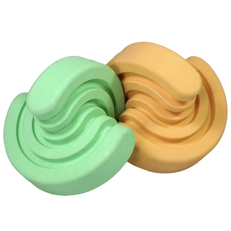 New design mobius rolling dog play ball puzzle and chew toy for pets treats rubber ball toy infinite scrolling dog toys