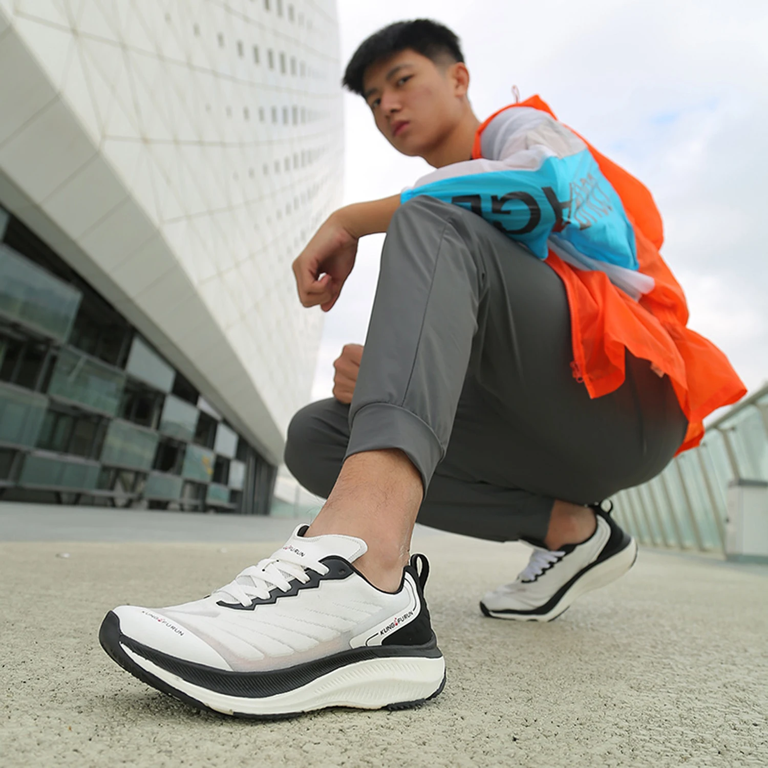 2024 Newest Designer Walking Mens Women Popular Europe Market Popular Marathon Outdoor Summer Running Shoes Sneaker