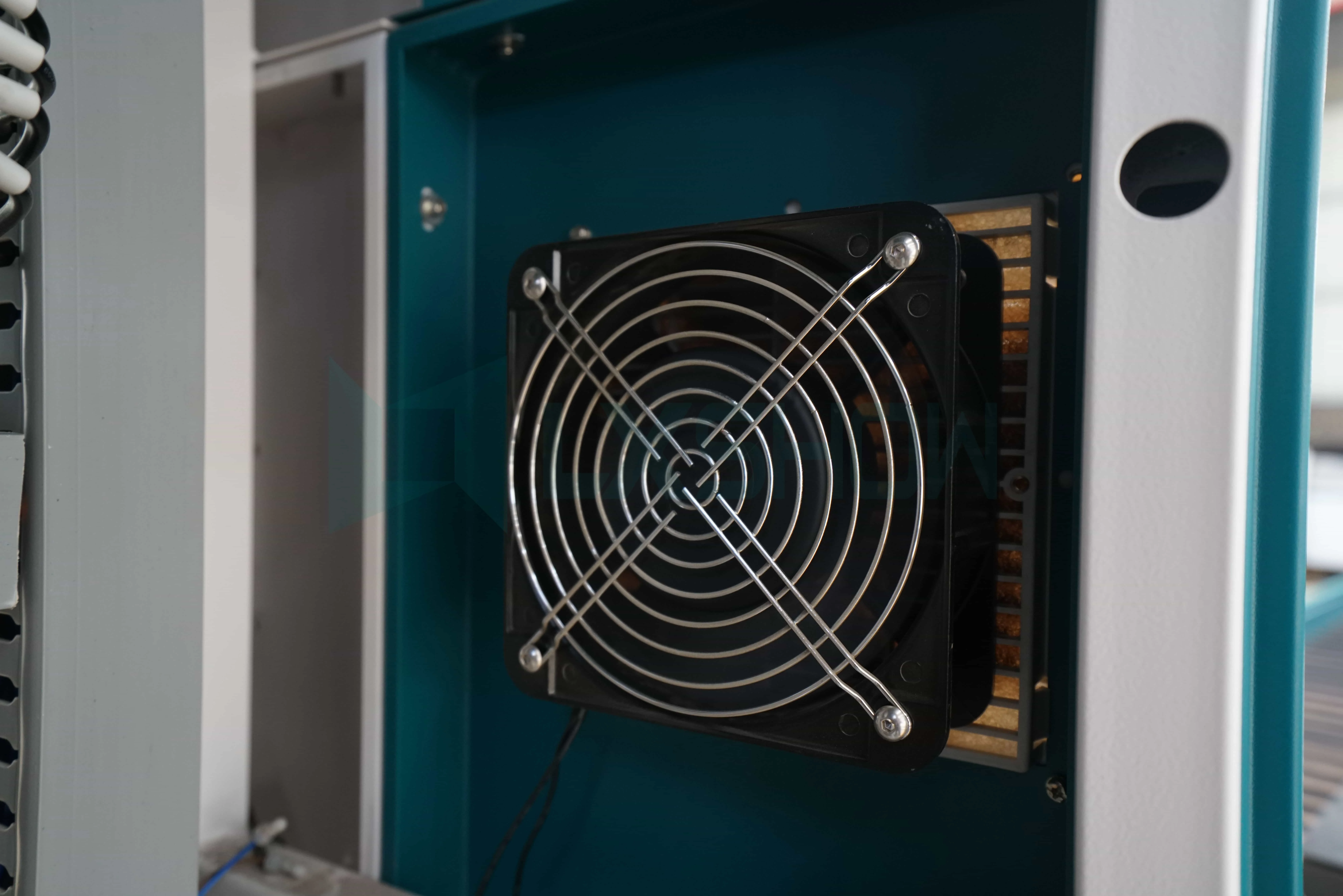 3015 1000w 1500w sheet and tube fiber laser cutting machine for stainless steel aluminum