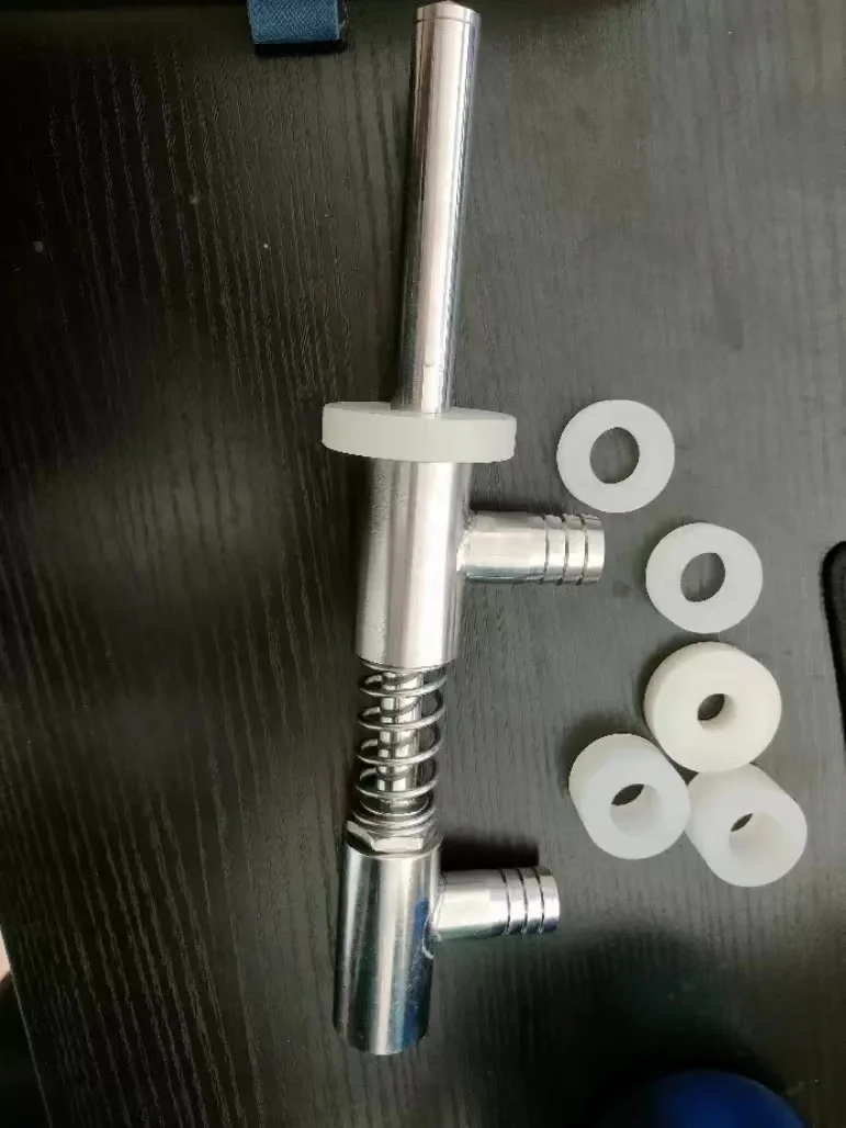 Factory direct selling High precision stainless steel bottle filling nozzle overflow nozzle