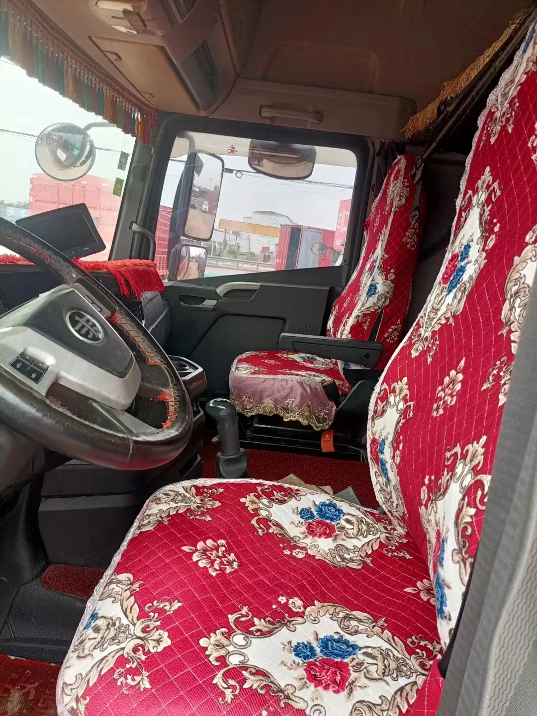 Qingdao FAW JH6 Lvtong 9.6 meters high guardrail bicycle hot sale