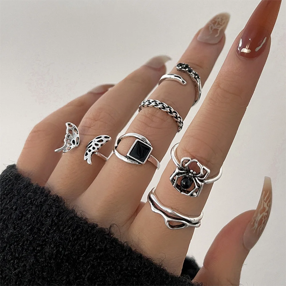 Gothic Fashion Skull Hand Snake Ghost Ring Set for Women Retro Trend Flower Butterfly Love Heart Crown Rings Jewelry