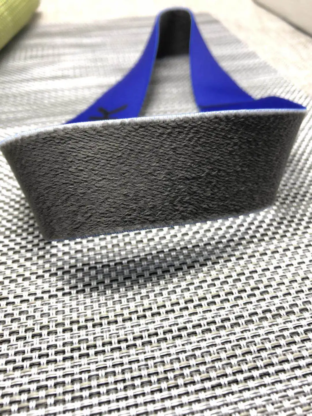 
Bamboo Carbon Fiber sweat absorbent headbands quick drying Sports Running Headband Sweatband custom hairband 