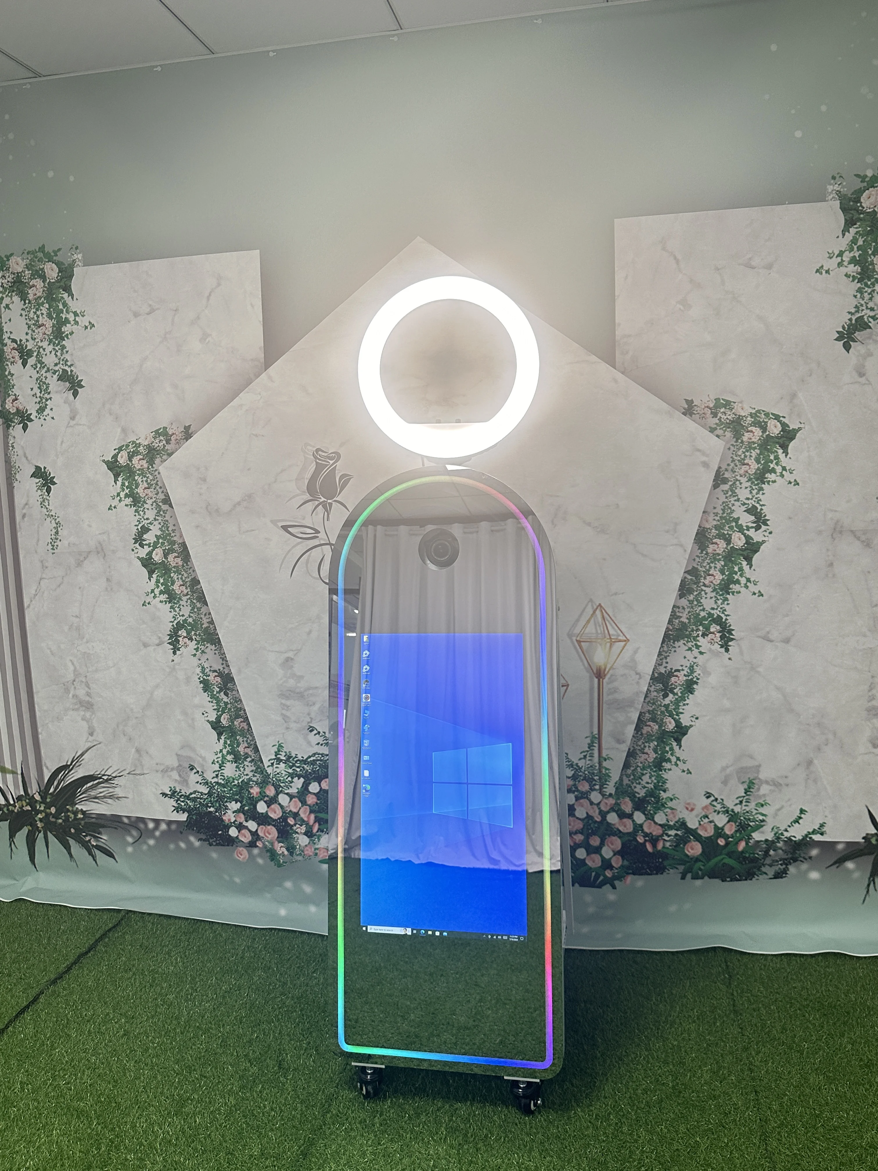 Fashion Design Wedding Party High Glossy Metal Case Selfie Magic Mirror Photo Booth for Events
