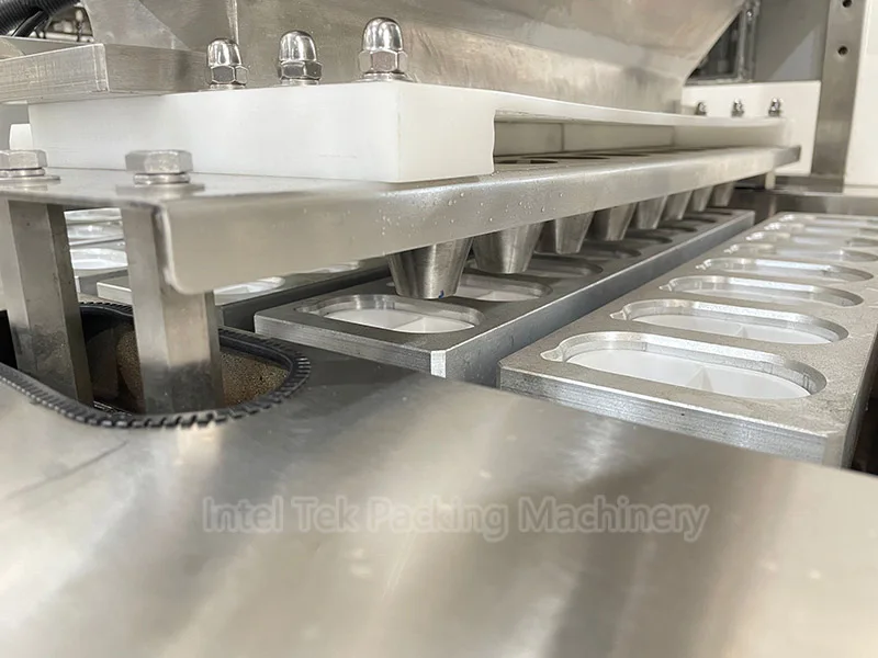 Linear Auto Chocolate Jam Sauce Biscuits Cup Filling Aluminum Foil Sealing Machine Gelatine Candy Snacks Cup Packaging Equipment