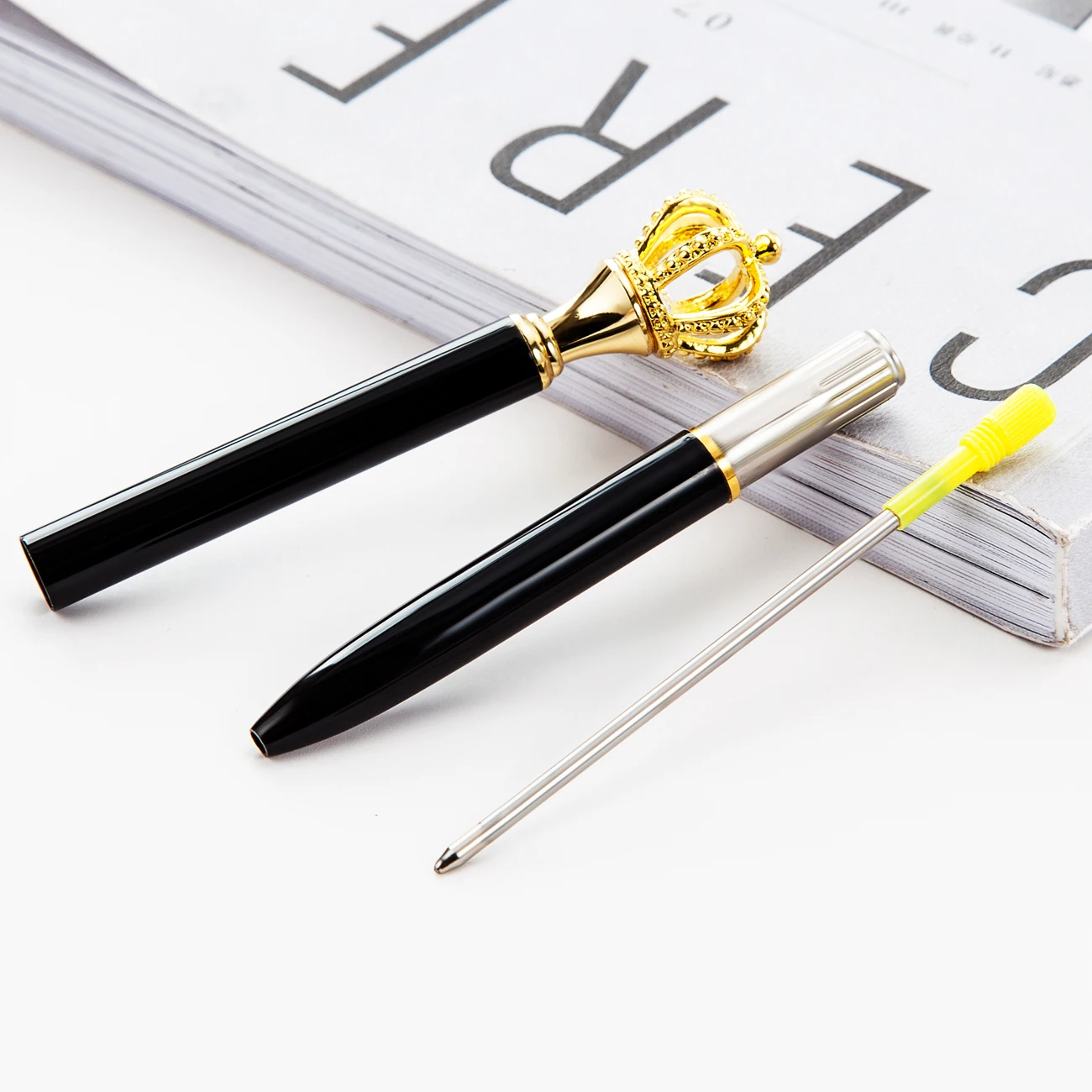 Hot Selling Beautiful Luxury Crown Pens Metal Designer Ballpoint Gifts Pen with Custom Logo