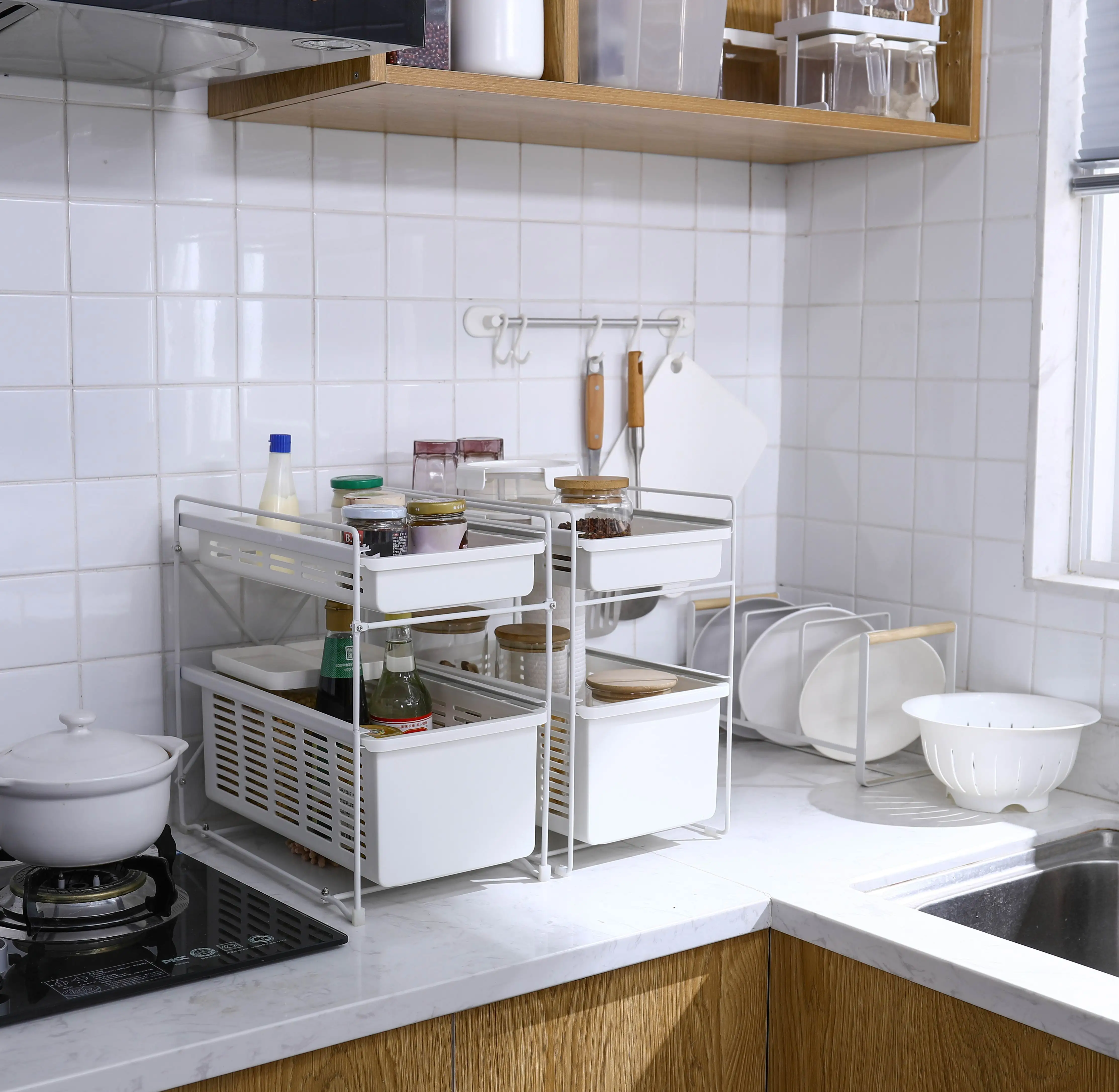 Kitchen floor condiment storage rack drain water storage rack spice rack organizer for home kitchen cabinet