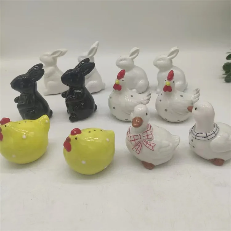 Ceramic 3D farm Animals shaped fancy salt and pepper jars set vintage cute salt and pepper shakers  for table