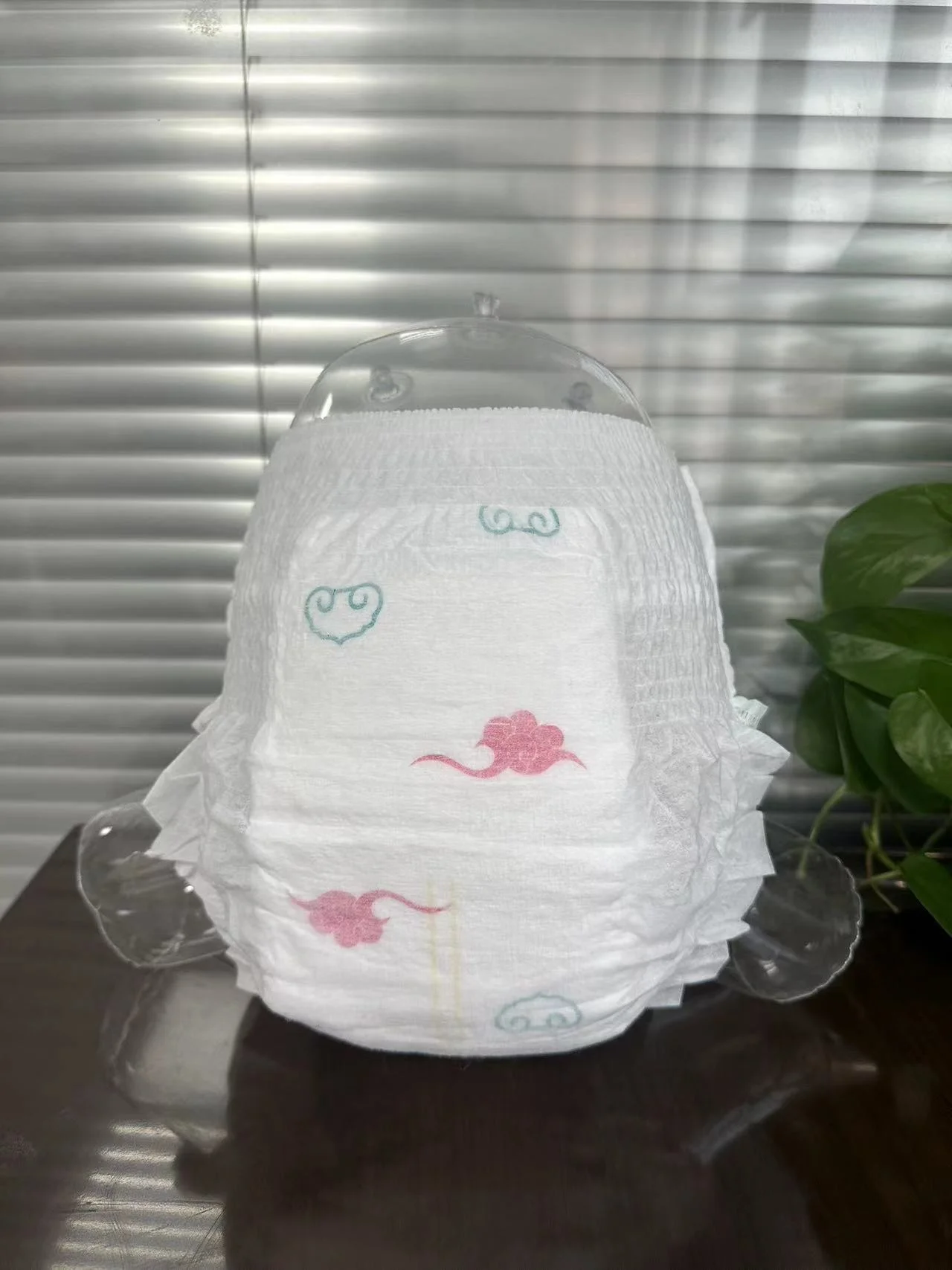 Hot Sale Breathable Absorption Eco-Friendly Q Shape Disposable Baby Pull up Pants Diaper Nappy