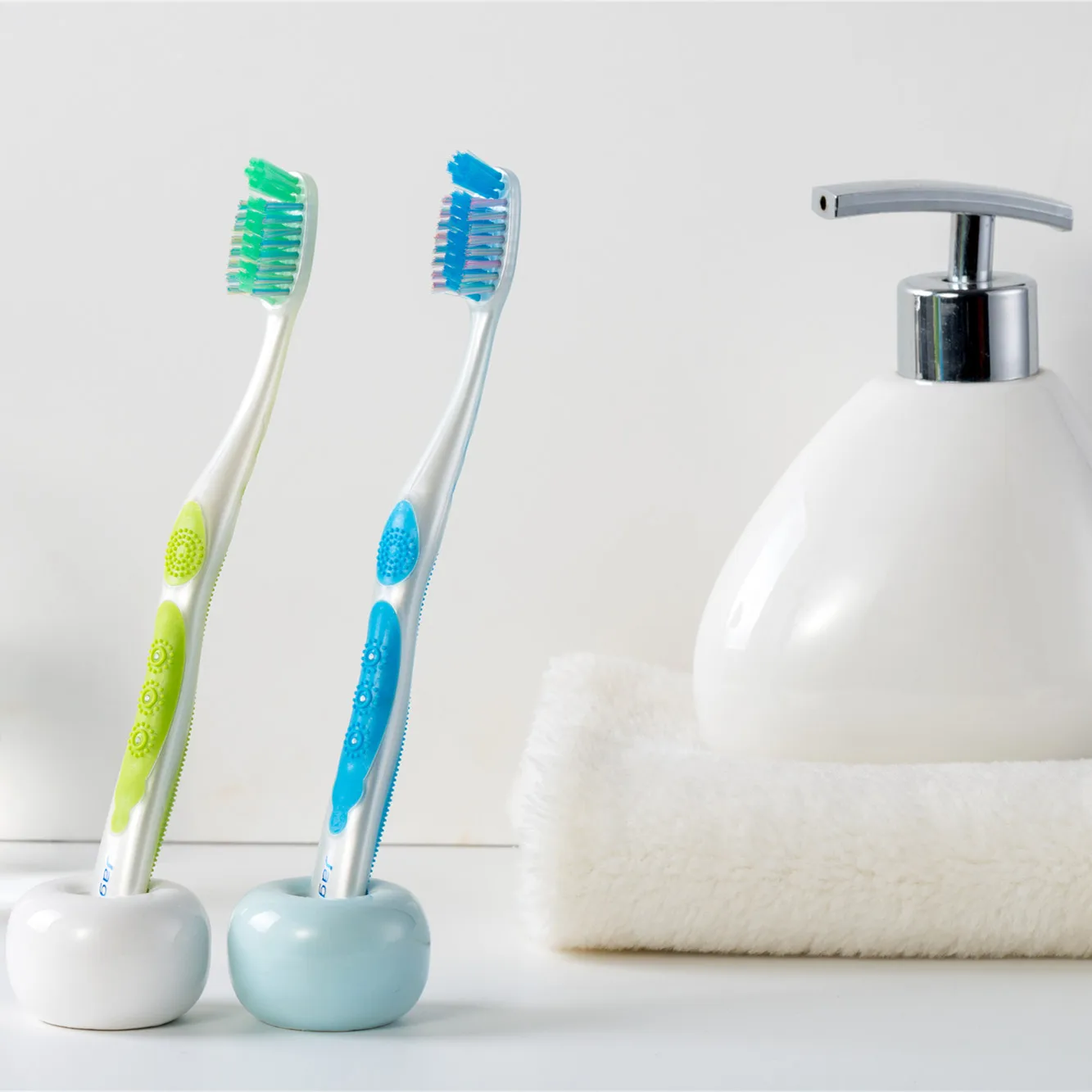 High Density ISO CE ROHS approved massage gum adult toothbrush soft bristle Antiskid handle Wholesale OEM free sample Customized