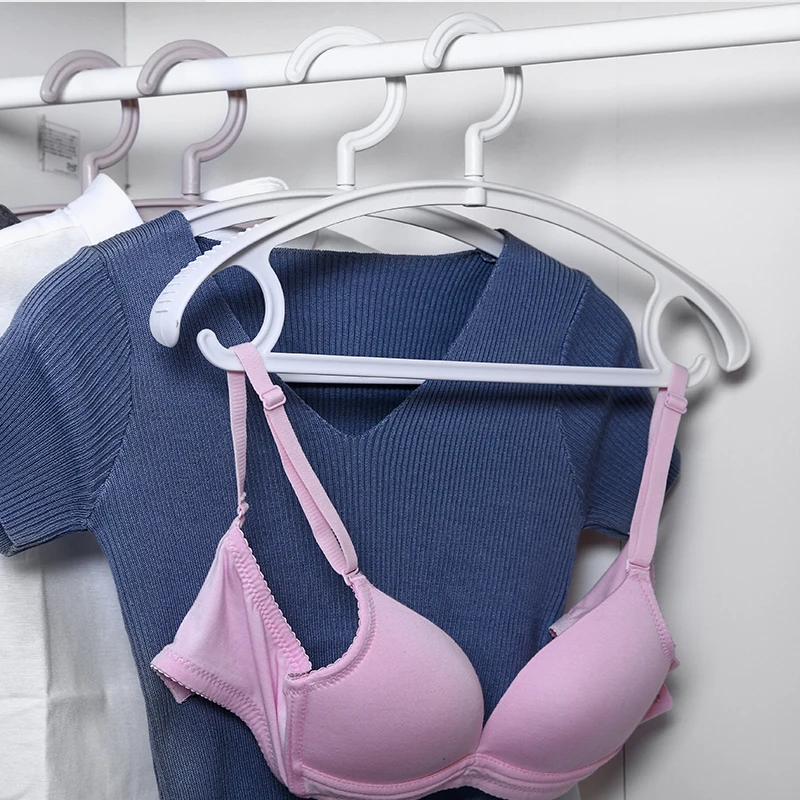 High Quality Creative Scarf  Flat Plastic Trouser Hangers for Clothes Anti-slip