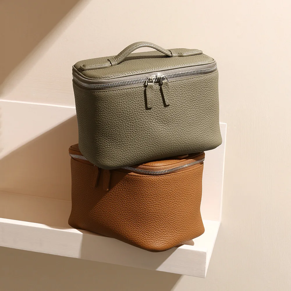 Luxury Custom Logo Organizer For Women Carry Genuine Leather Waterproof Travel Bag Makeup Storage Black Cosmetic Case