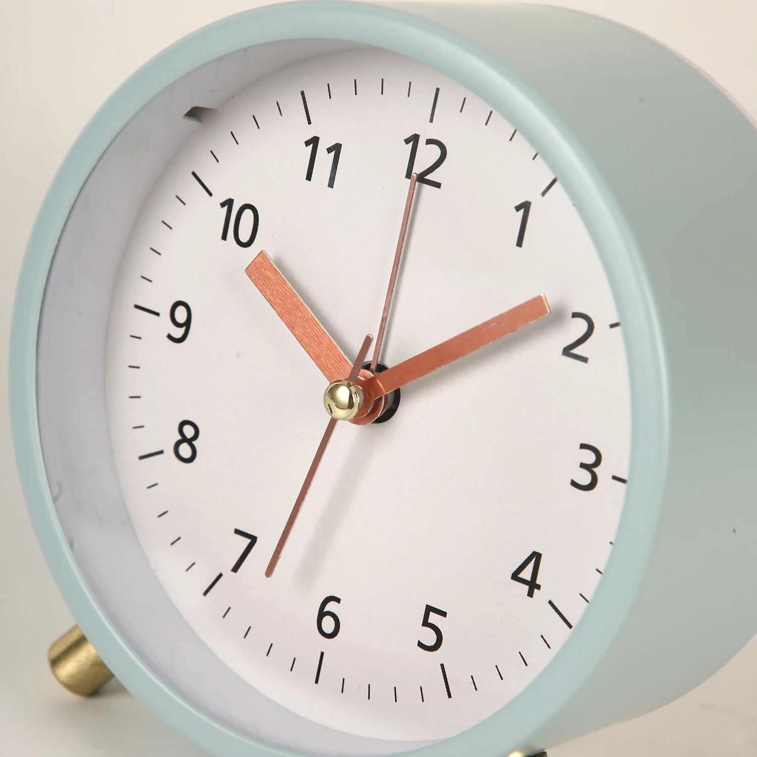 Round Silent Analog Alarm Clock Non Ticking with Night Light Battery Powered Super Silent Alarm Clock