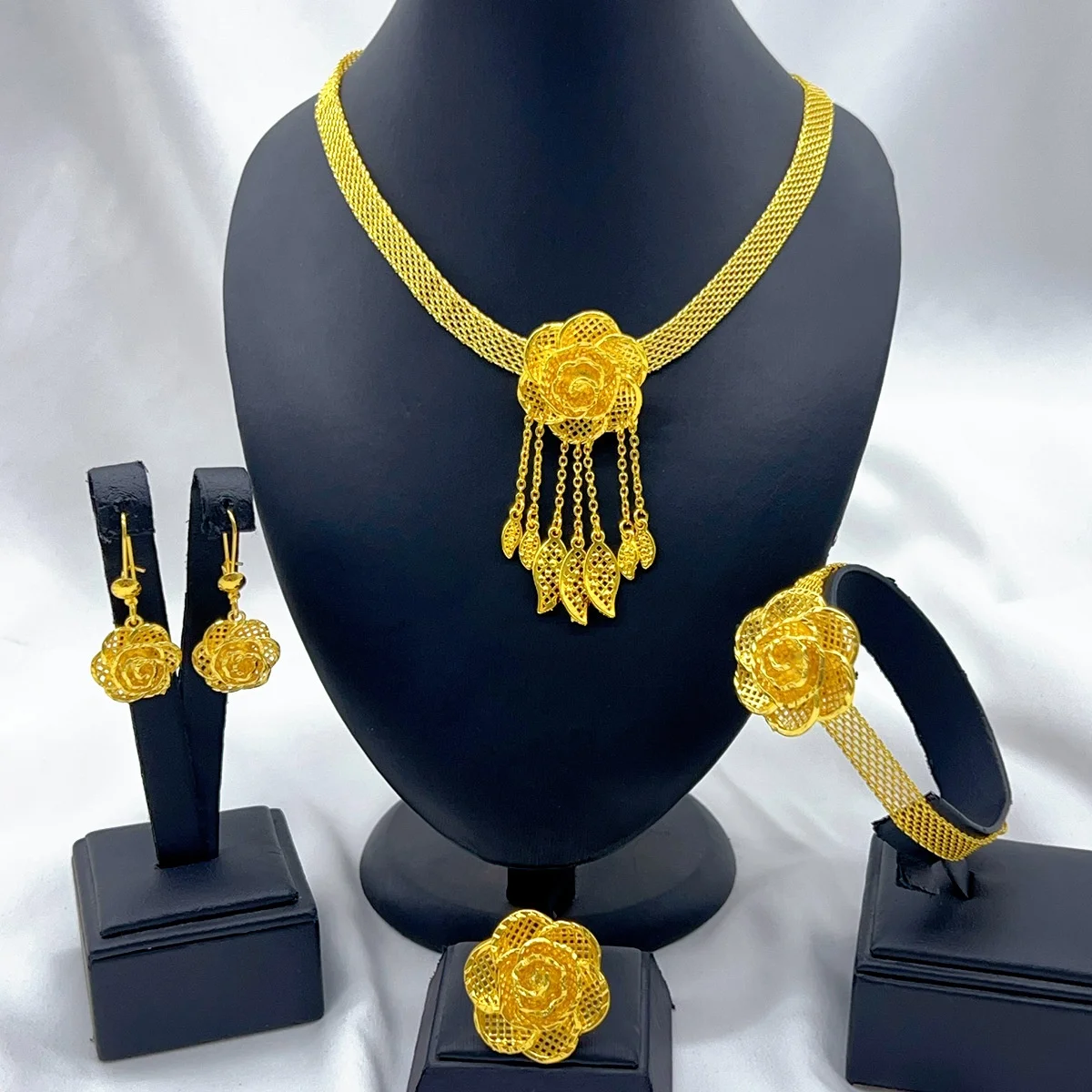Indian Luxury Necklace Jewelry Sets For Women Dubai Gold Color African Arabic Wedding Bridal Collection Sets Earring Jewellery