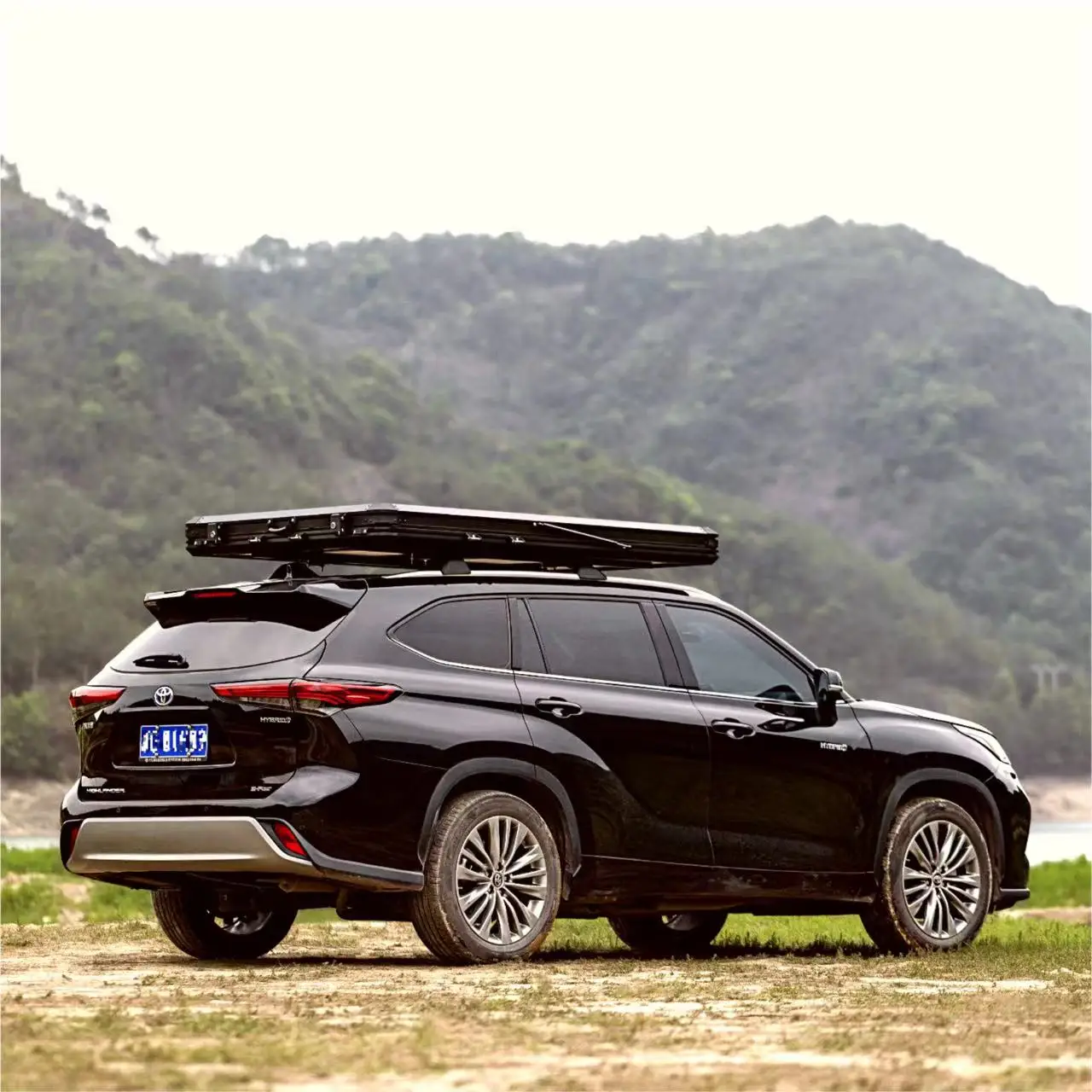 Factory custom europe market  camping & hiking  pop up waterproof glamping car tent camping roof tent