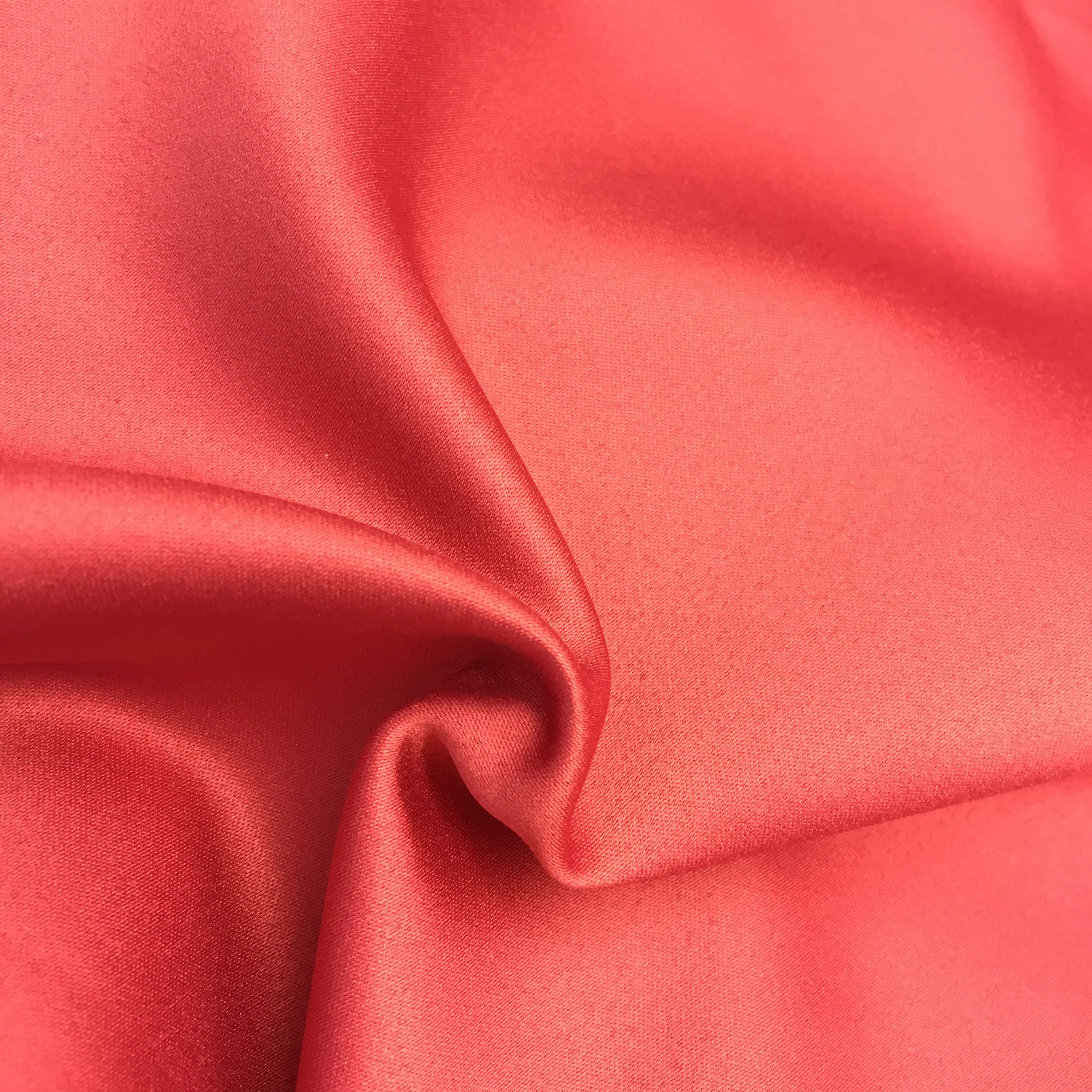 
Polyeste bright shiny microfiber sateen satin peach skin 288f velour surface touch for sleepwear bridal bags 