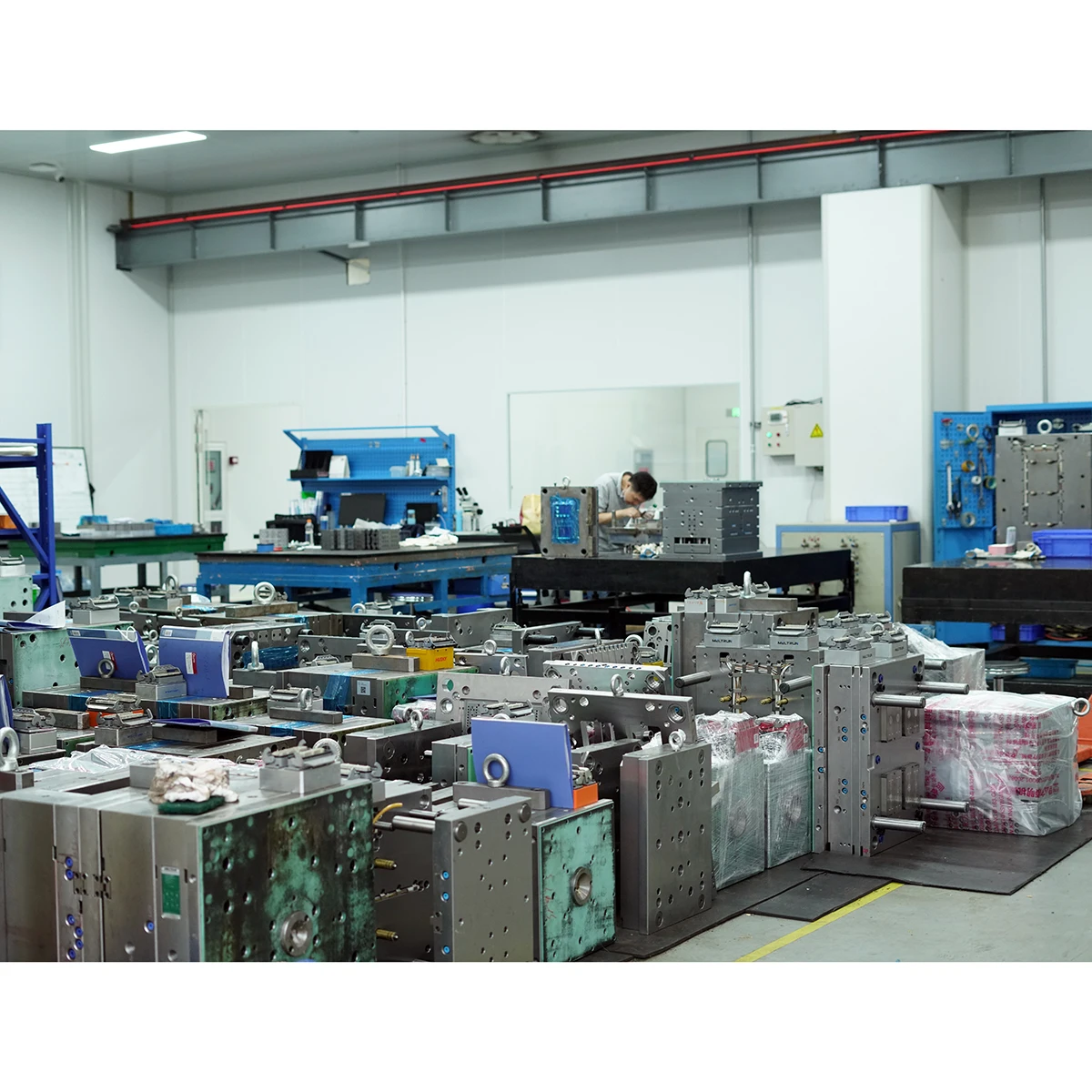 Пластиковая форма для литья под давлением