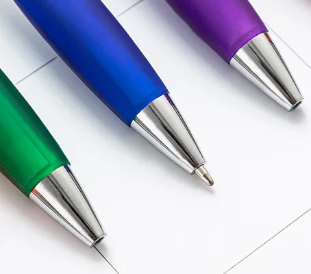 Рекламная акция, Высококачественная пластиковая шариковая ручка с мягкой резиновой ручкой и напечатанным пользовательским печатным логотипом для офиса и школы