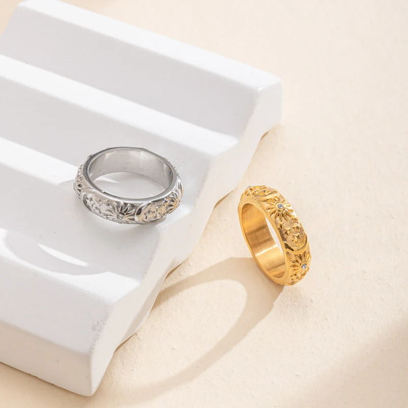 Fanhua Jewelry Bohemian Vintage Luxury Waterproof 316L Titanium Steel Sun Moon Shape Zircon Ring Jewelry For Women