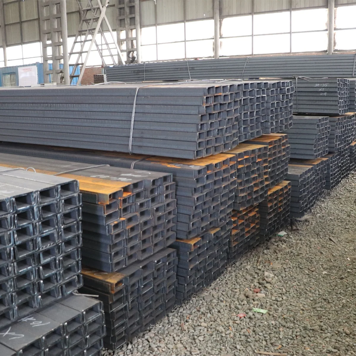 YQF q355 dh36 316l u-канал стальной горячекатаный стальной канал u-образный оцинкованный стальной светодиодный канал с подсветкой 3d вывески