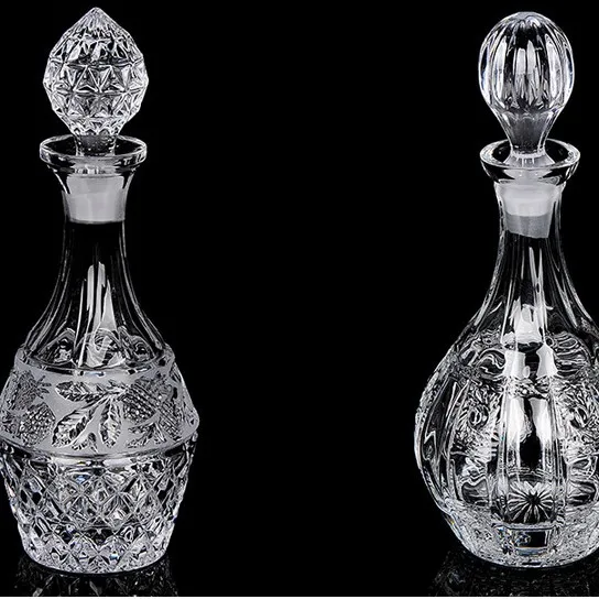 Wholesale Cheap Mini Embossed Design Insulated Glass Wine Bottle Glass Decanters