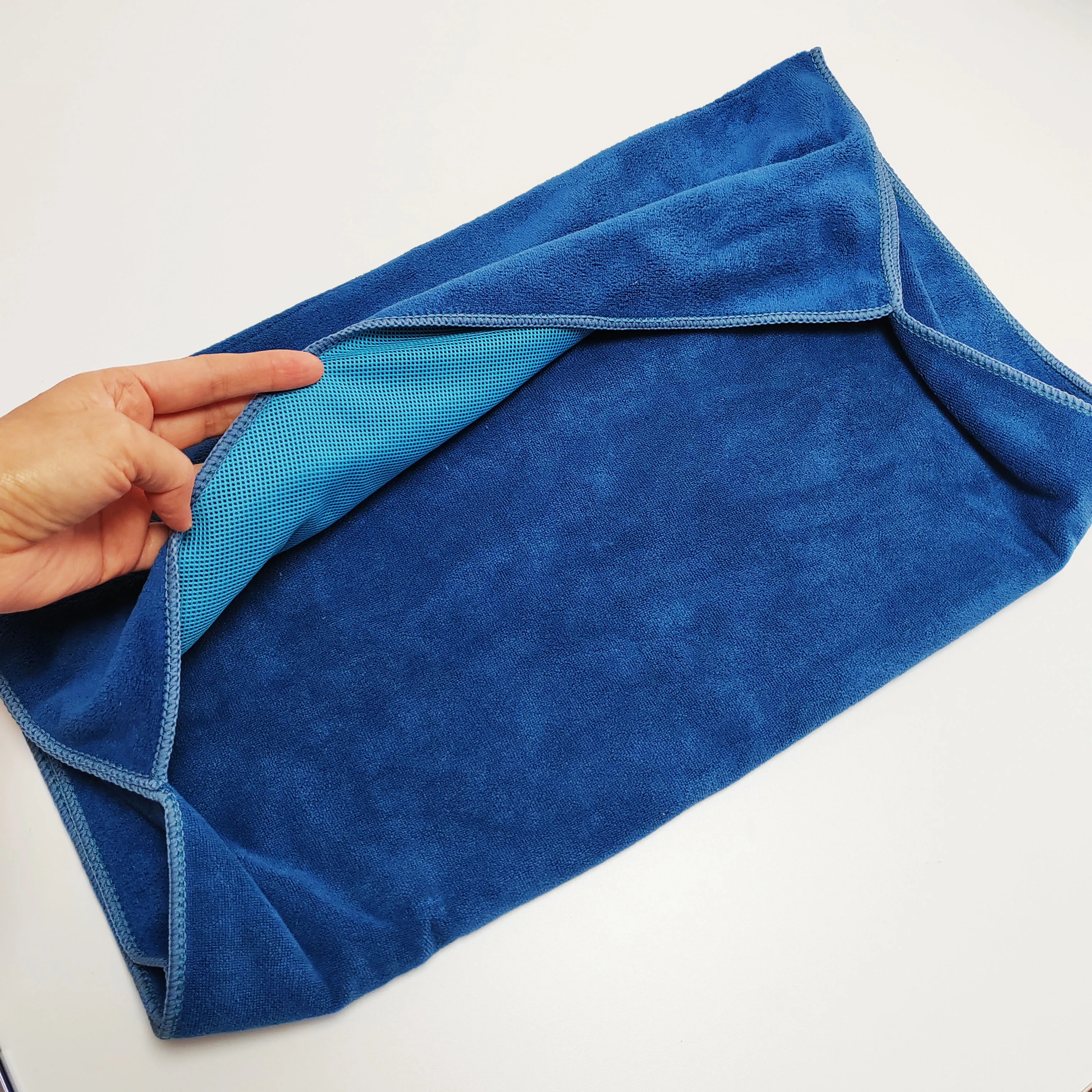 Microfiber Towel Quick dry Lightweight Absorbent Gym Towel with Zipper Pocket Travel Towel Camping