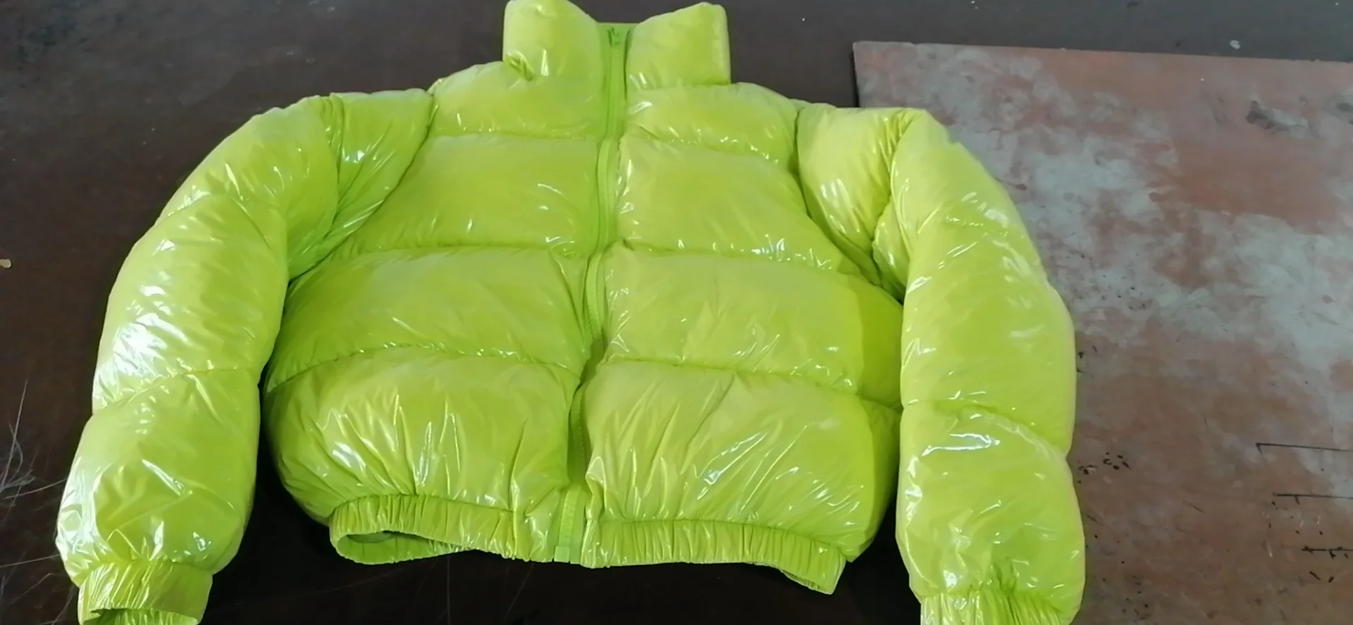  2021 winter women clothing hot selling zipper Thick Leather Puffed bubble jacket ladies Down