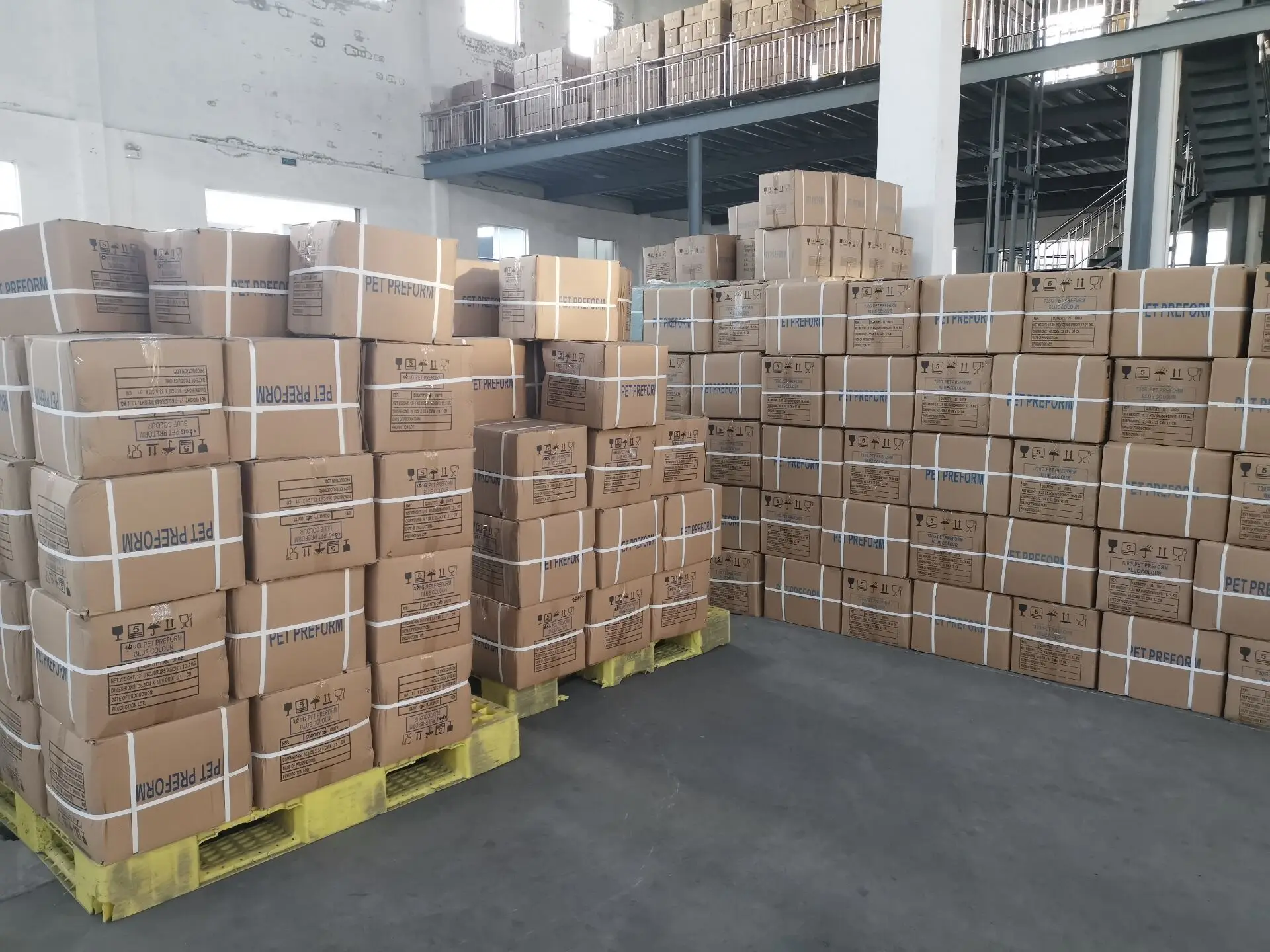 700g 5 gallon  PET bottle Preform  19L 20L water bottle preform 20L dispensor bottle preform price