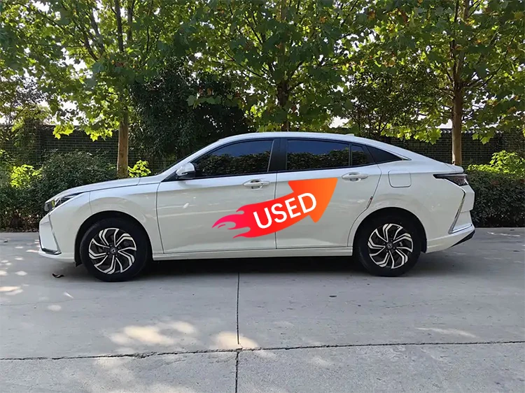 Low price sale Dongfeng Yixuan gas second hand car 2021 high speed 4 wheel cheap used gasoline car in dubai