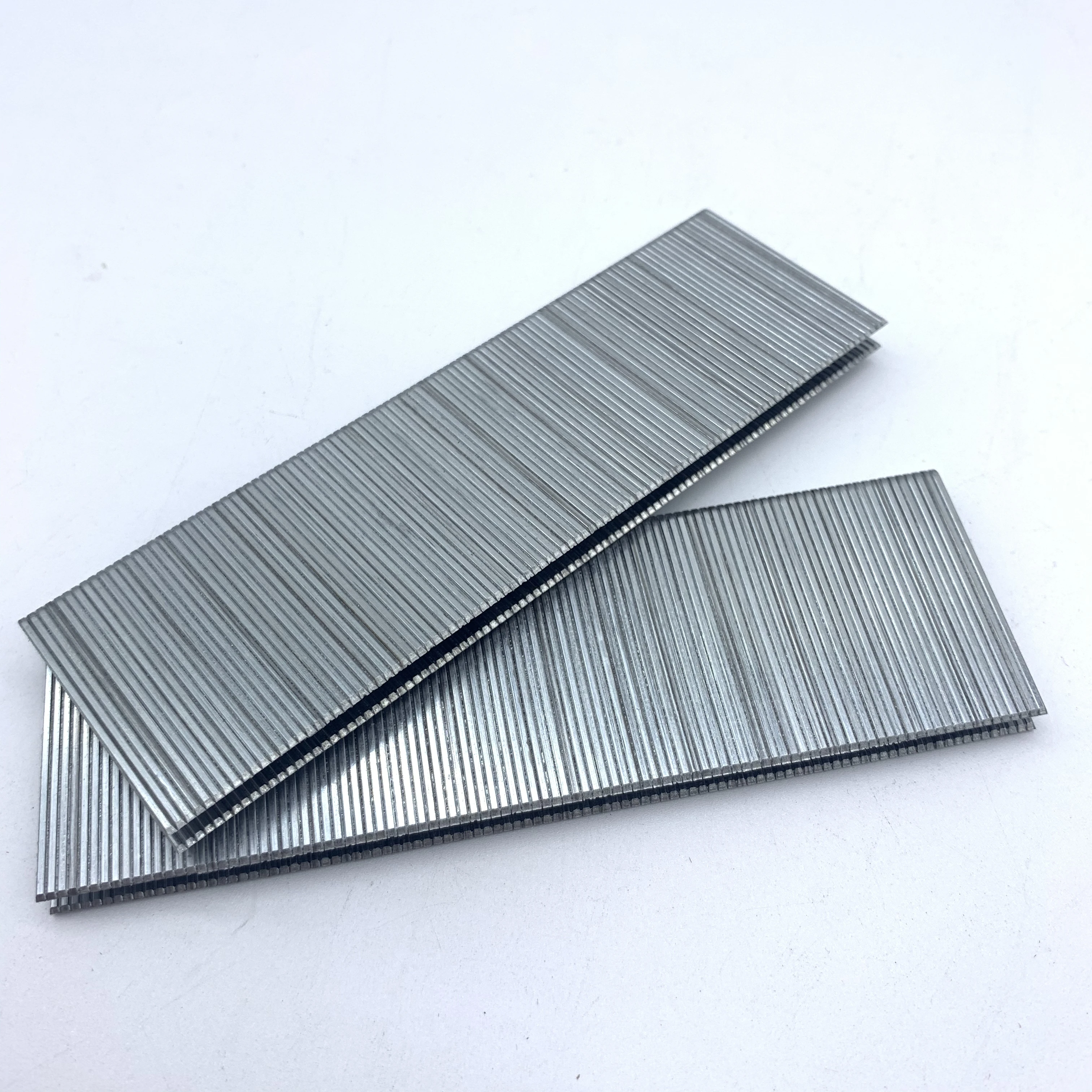 90 Series 9040 Narrow Crown Industrial Staples for Roofing Furnituring