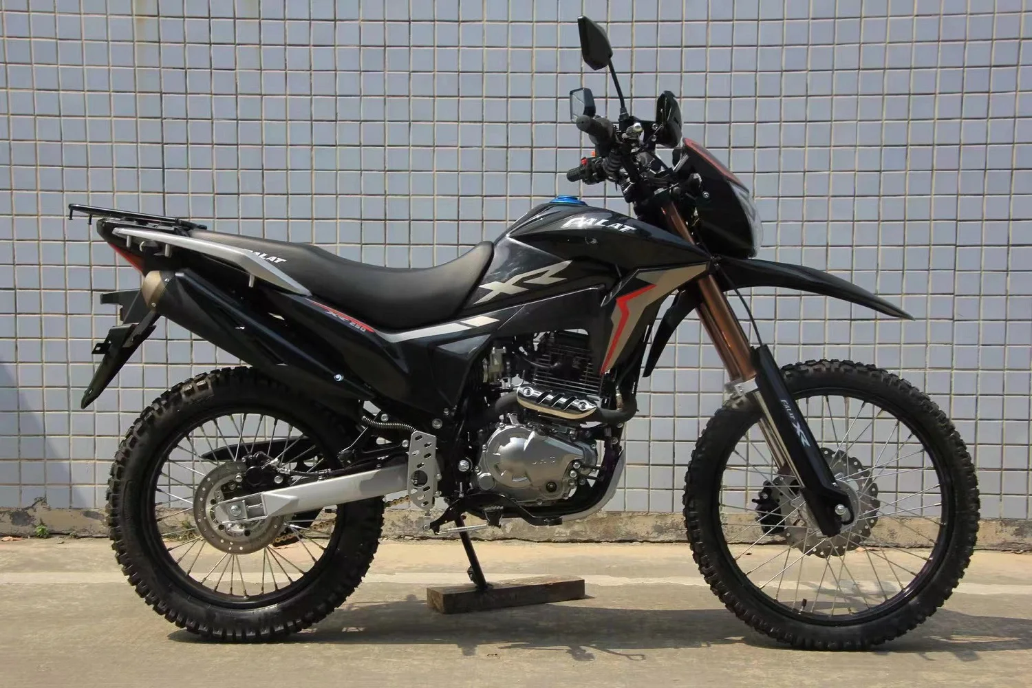 Wholesale Price 250cc Off Road Motorcycle Max Speed 95km/h Petrol Motorcycle with ABS and EFI