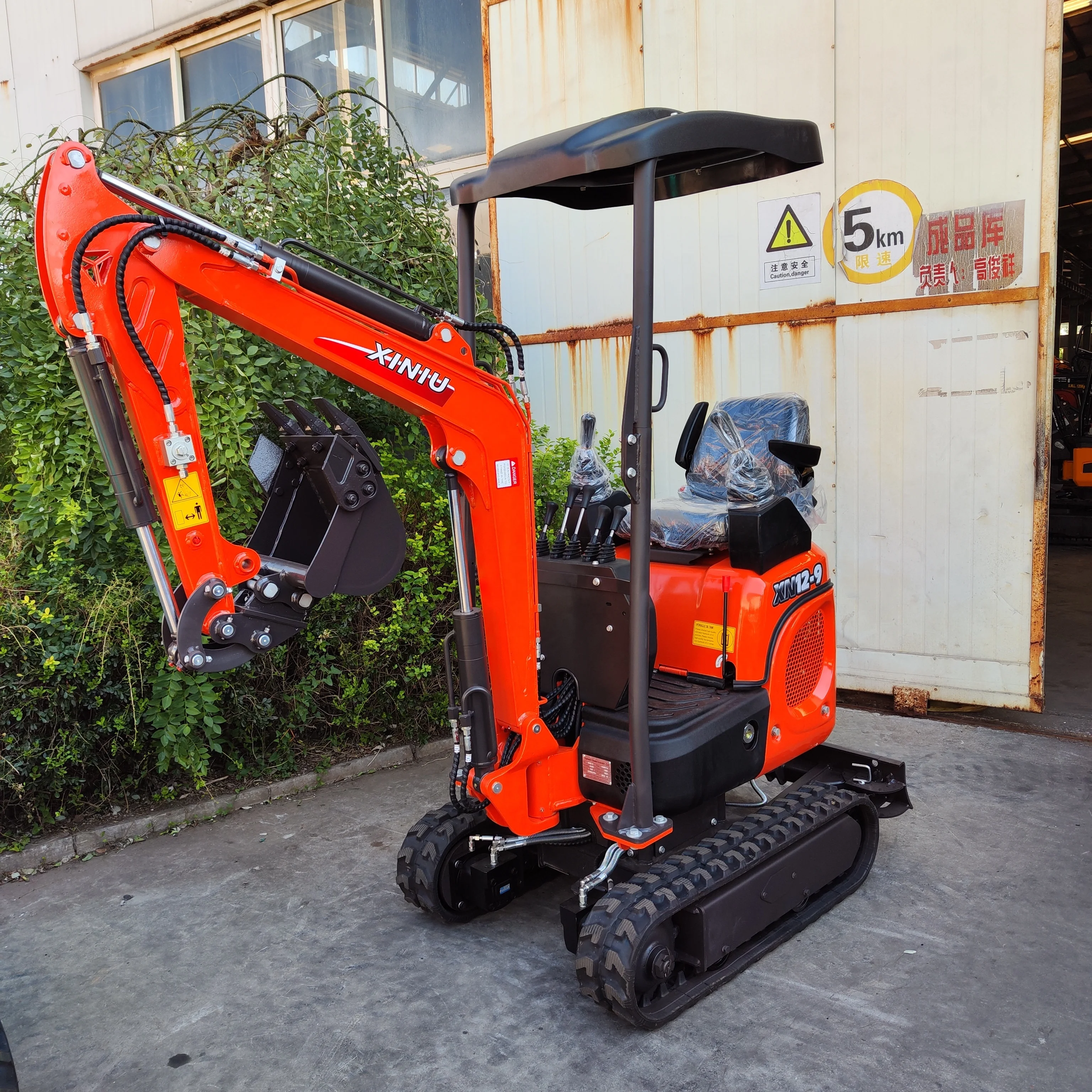 XN12-9 new cylinder 1 ton Rhinoceros pilot joystick on side Mini Crawler Track Excavator used