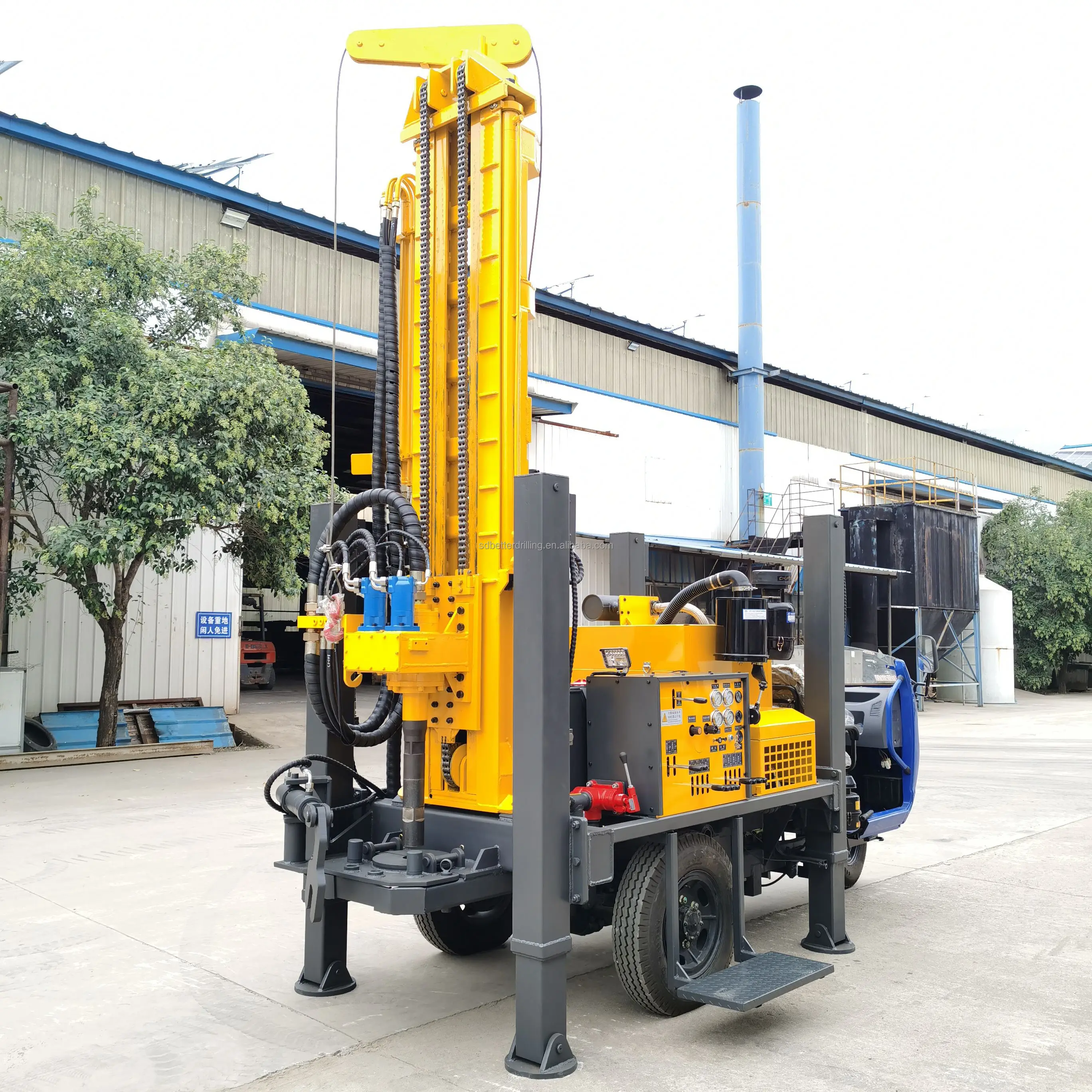 BDM-200TT model tricycle mounted DTH water well drilling rig