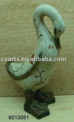 Украшение утки из смолы
