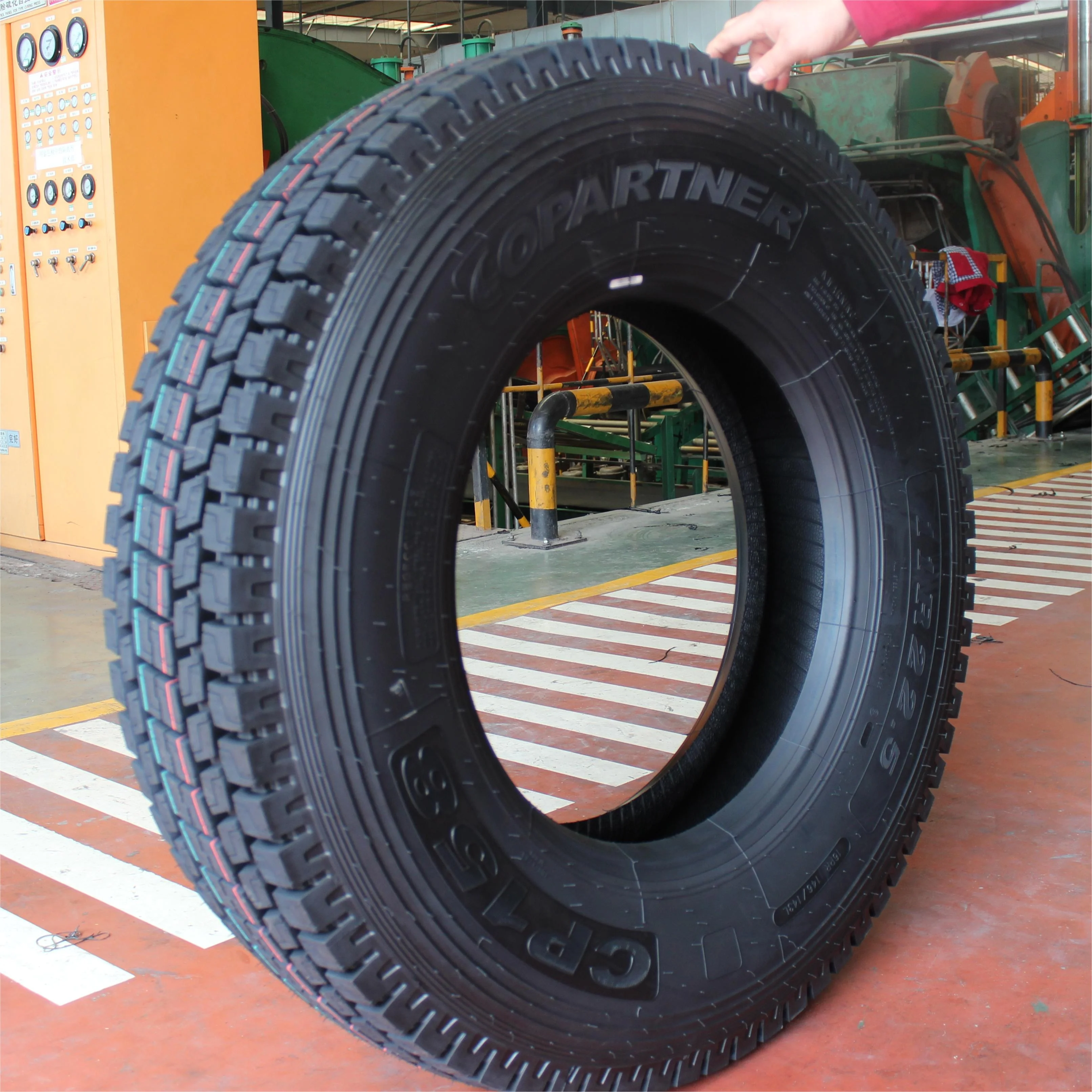 TBR Tires with with Better Driving Performance Radial Tires 11R22.5 11r22.5 CP158