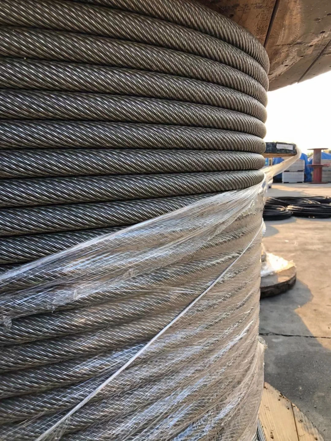 Compacted 35w X K7 Used For Tower Cranes,Elevators,Crane Trucks And Non-guided Loads Anti-rotating Wire Rope