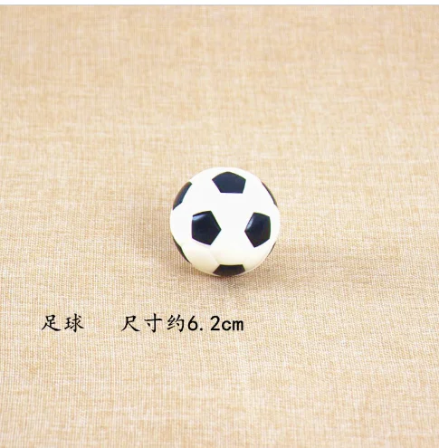 Newborn photography props mini baseball Hundred Days Baby Studio Joker photo shoot.