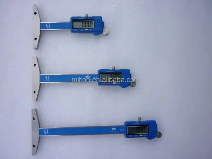 DIGITAL MICROMETER (2).jpg