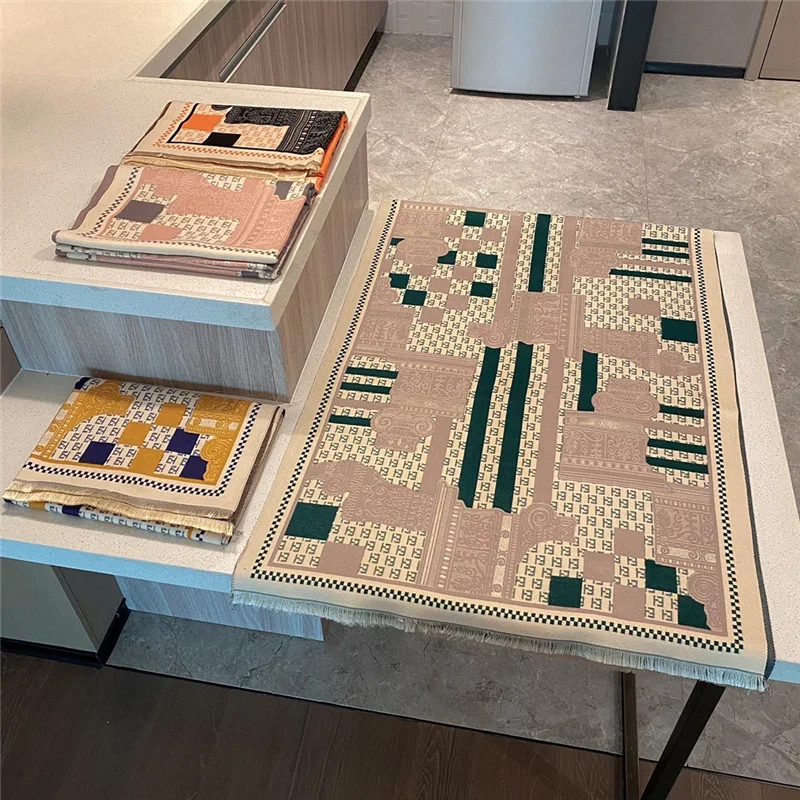 Bufanda de mujer de color de contraste 2021 invierno coreana bufanda gruesa de marca de estudiante de borla de Cachemira