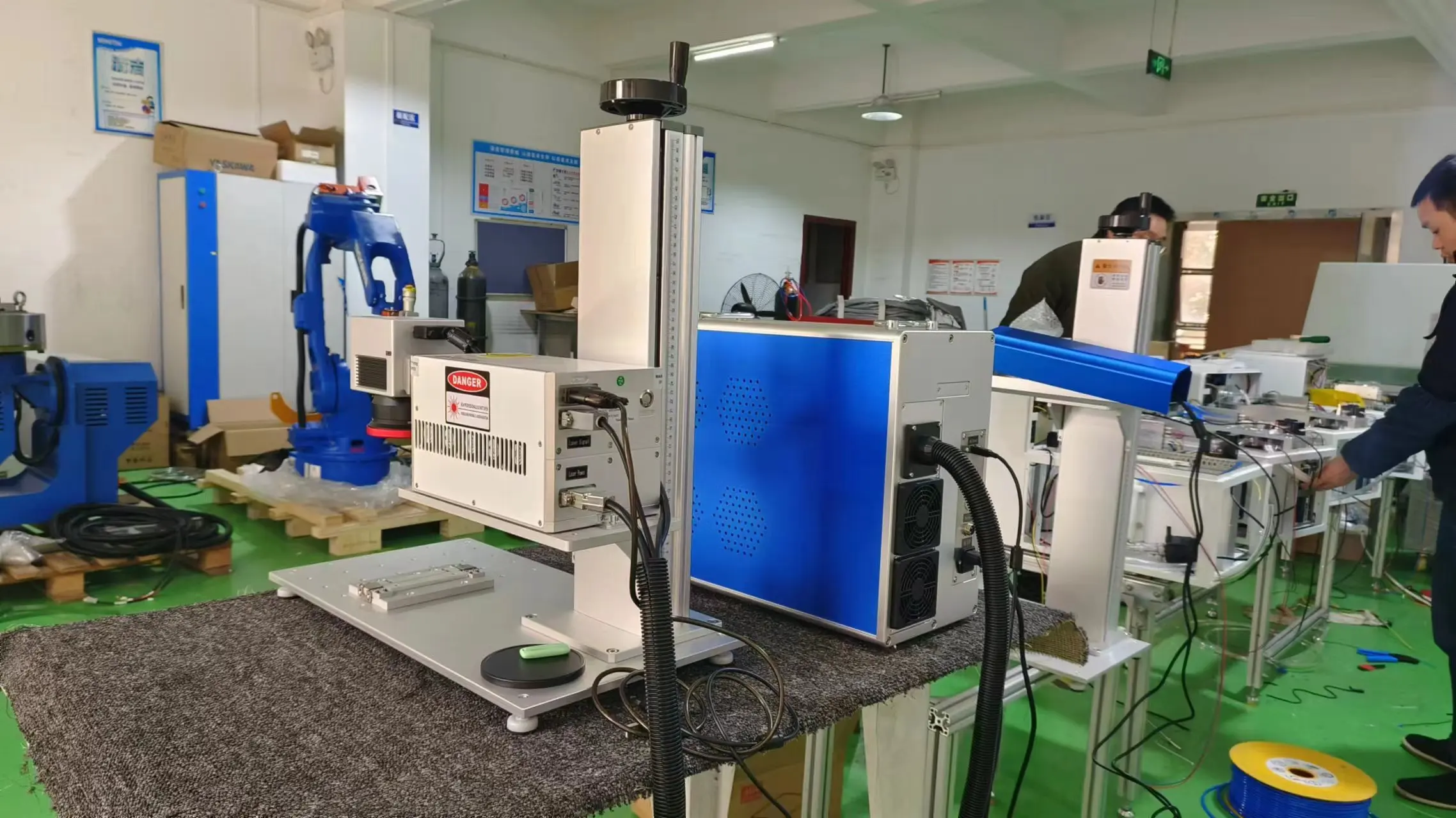 3W Air-cooled UV Factory Low Price Portable  UV Laser Marking Machine Small Laser Carving Plastic Leaves, Glass Bottles